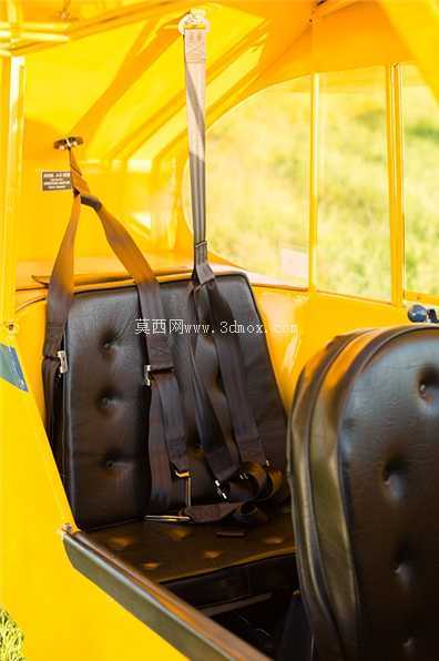 Piper J-3 Cub(可编辑和可扩展套件)123个零件