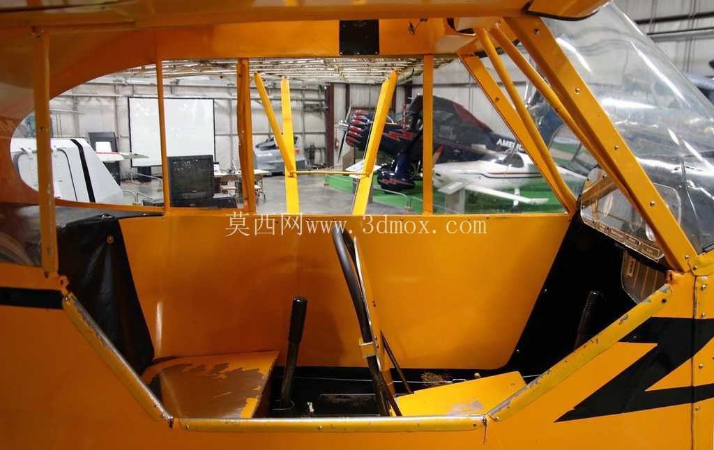 Piper J-3 Cub(可编辑和可扩展套件)123个零件