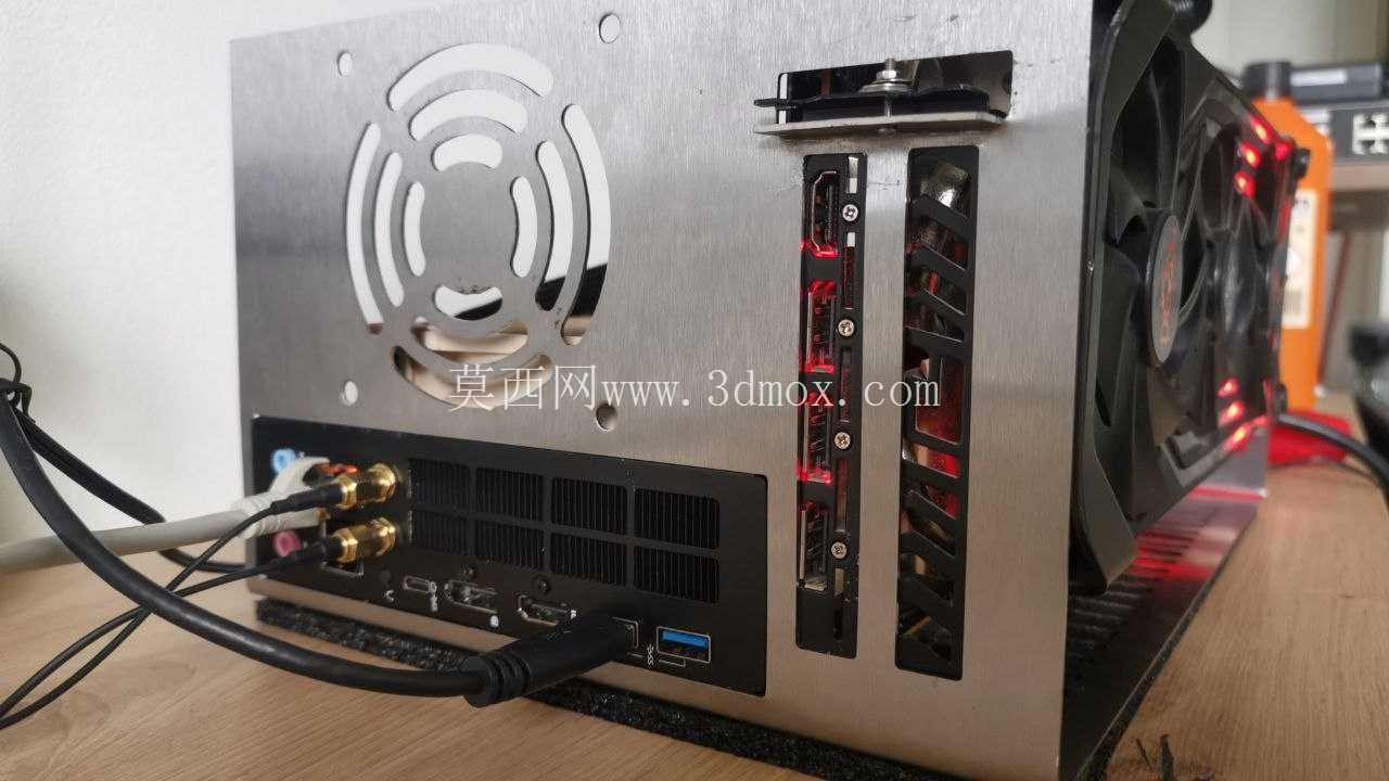 带 ATX PSU 的 PC ITX 机箱