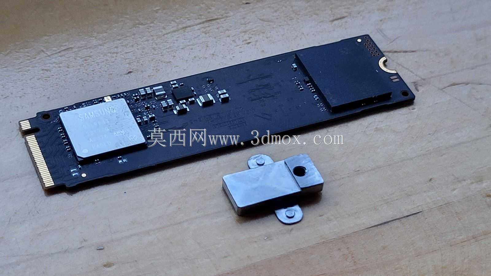 ������DELL G15ϵ�бʼǱ����Ե�SSD��װ֧��