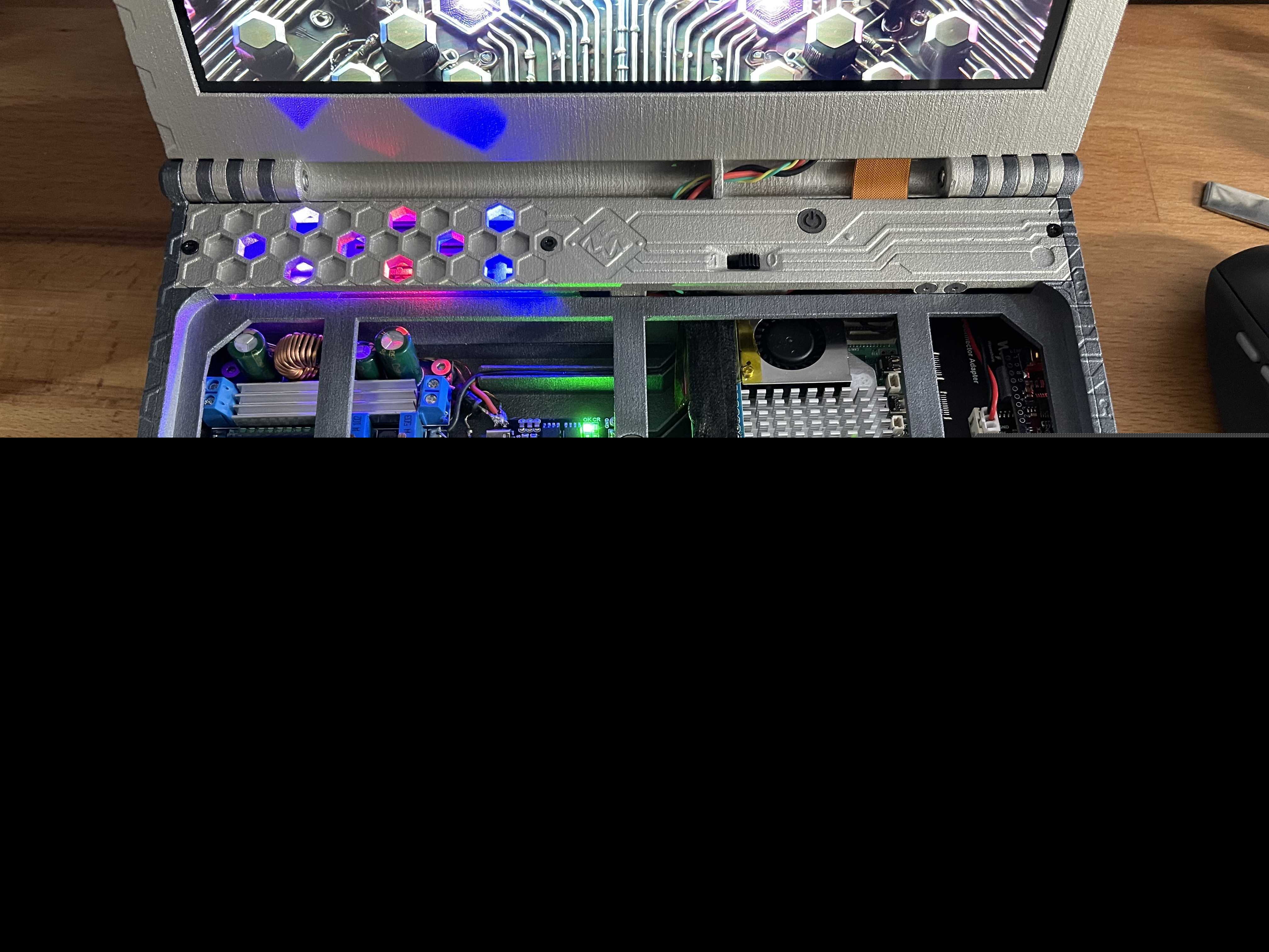 终极 10 英寸触摸屏 RPI5 笔记本电脑