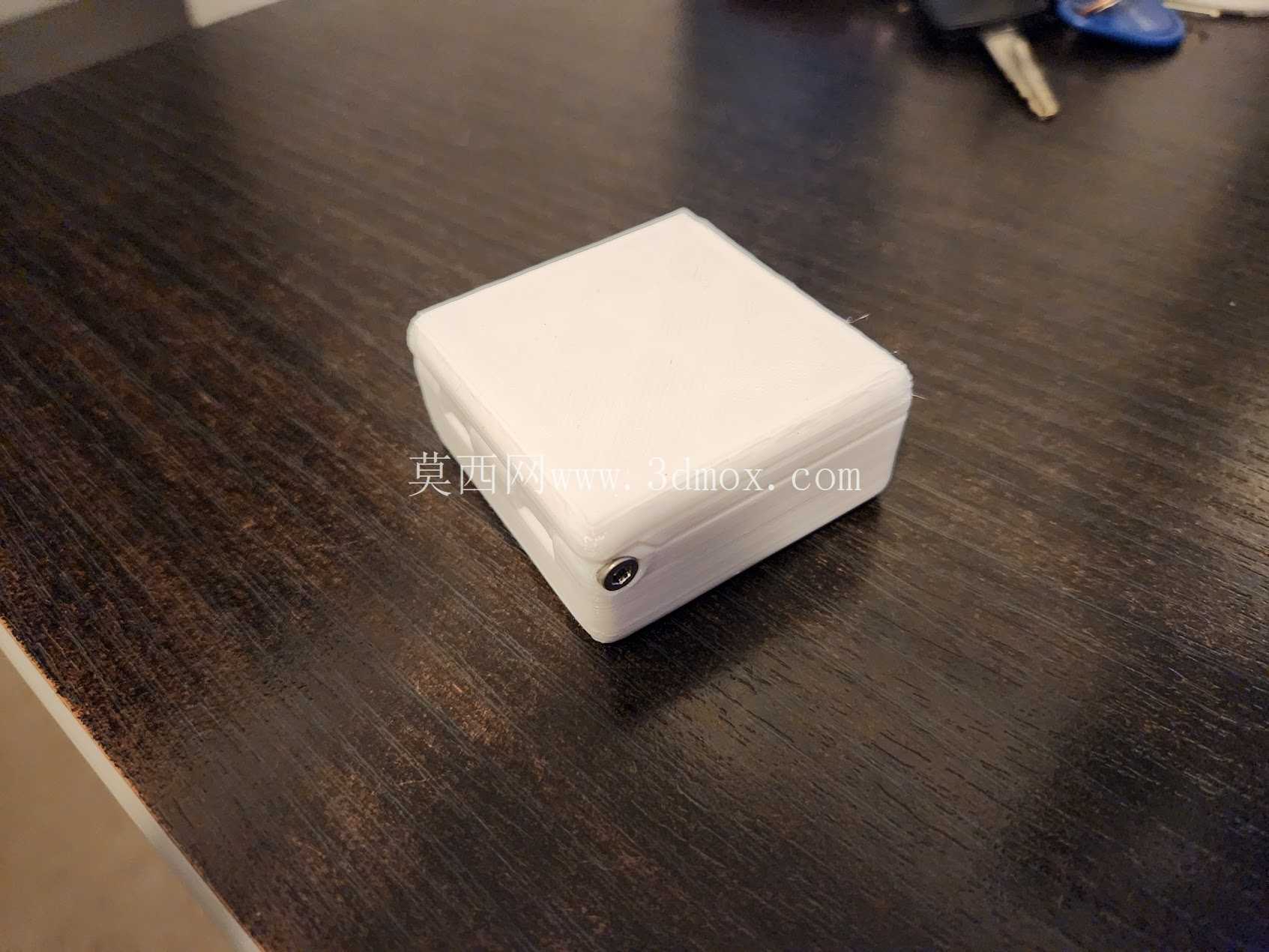 带盖 MicroSD 卡座盒