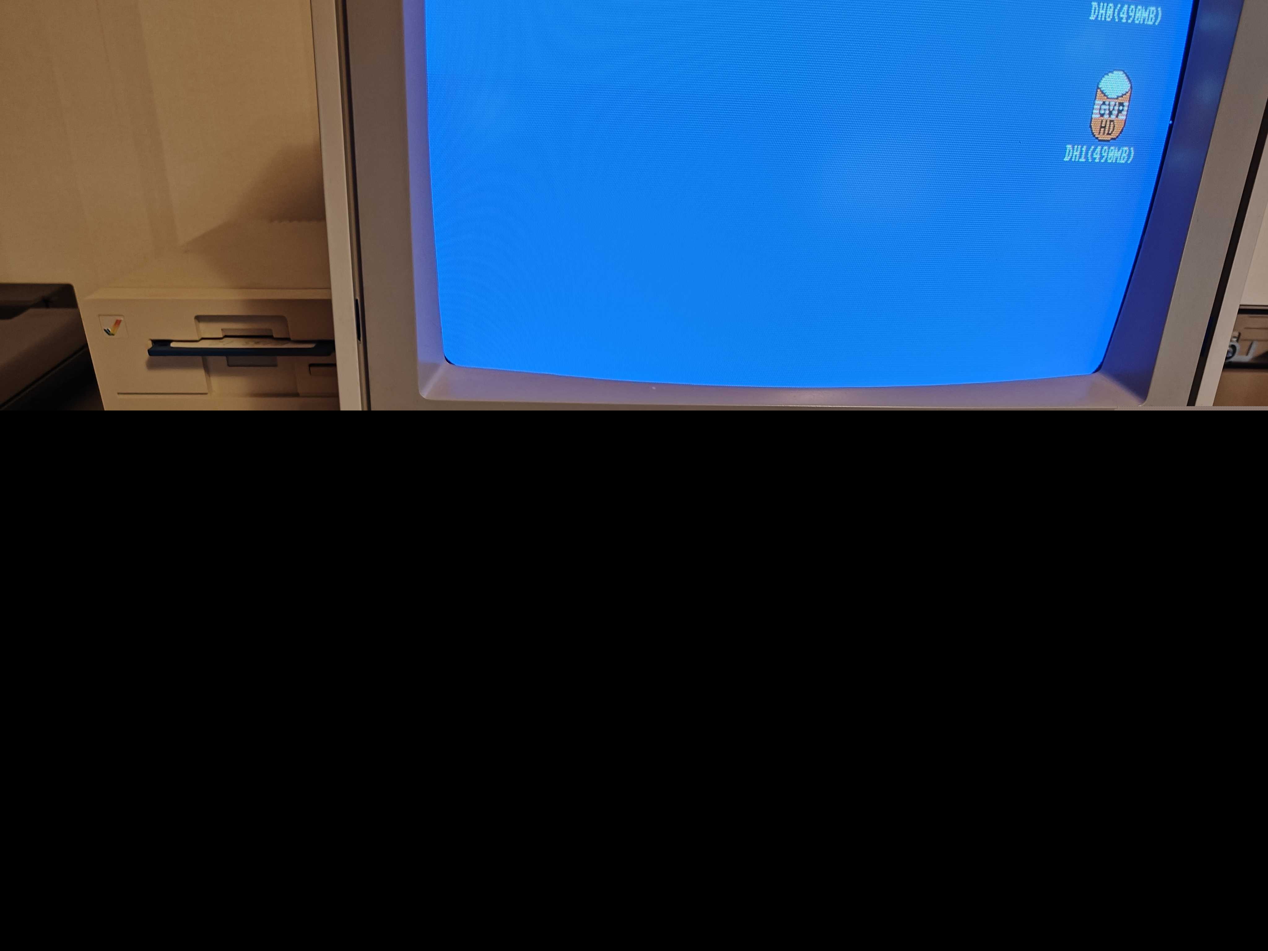 ������ Amiga 2000 �� Blue Scsi v2 ��װ��