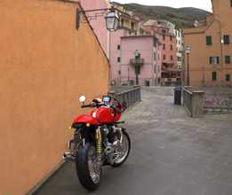 ����Triumph Thruxton��Garmin GPS XT��XT2�о�