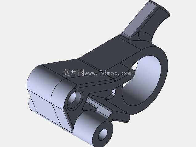 将销钉插入塑料产品