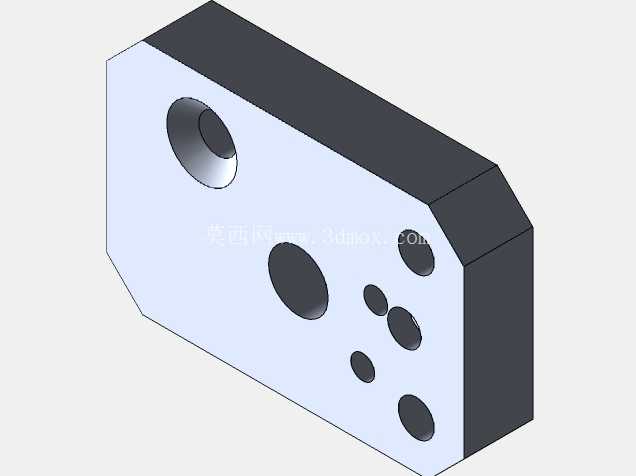 将销钉插入塑料产品