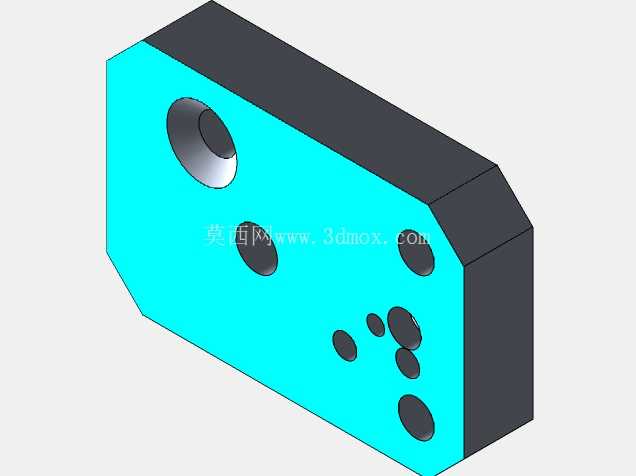将销钉插入塑料产品