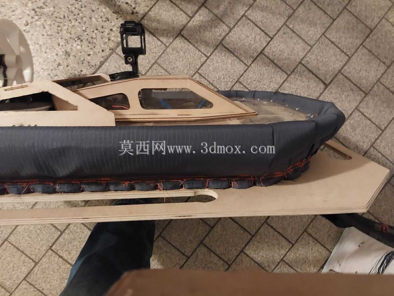 一号和二号底盘的带指袋裙