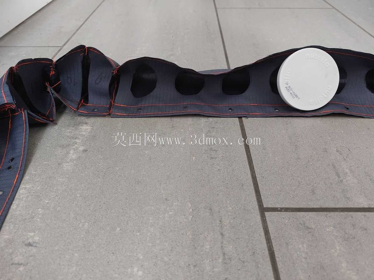 一号和二号底盘的带指袋裙