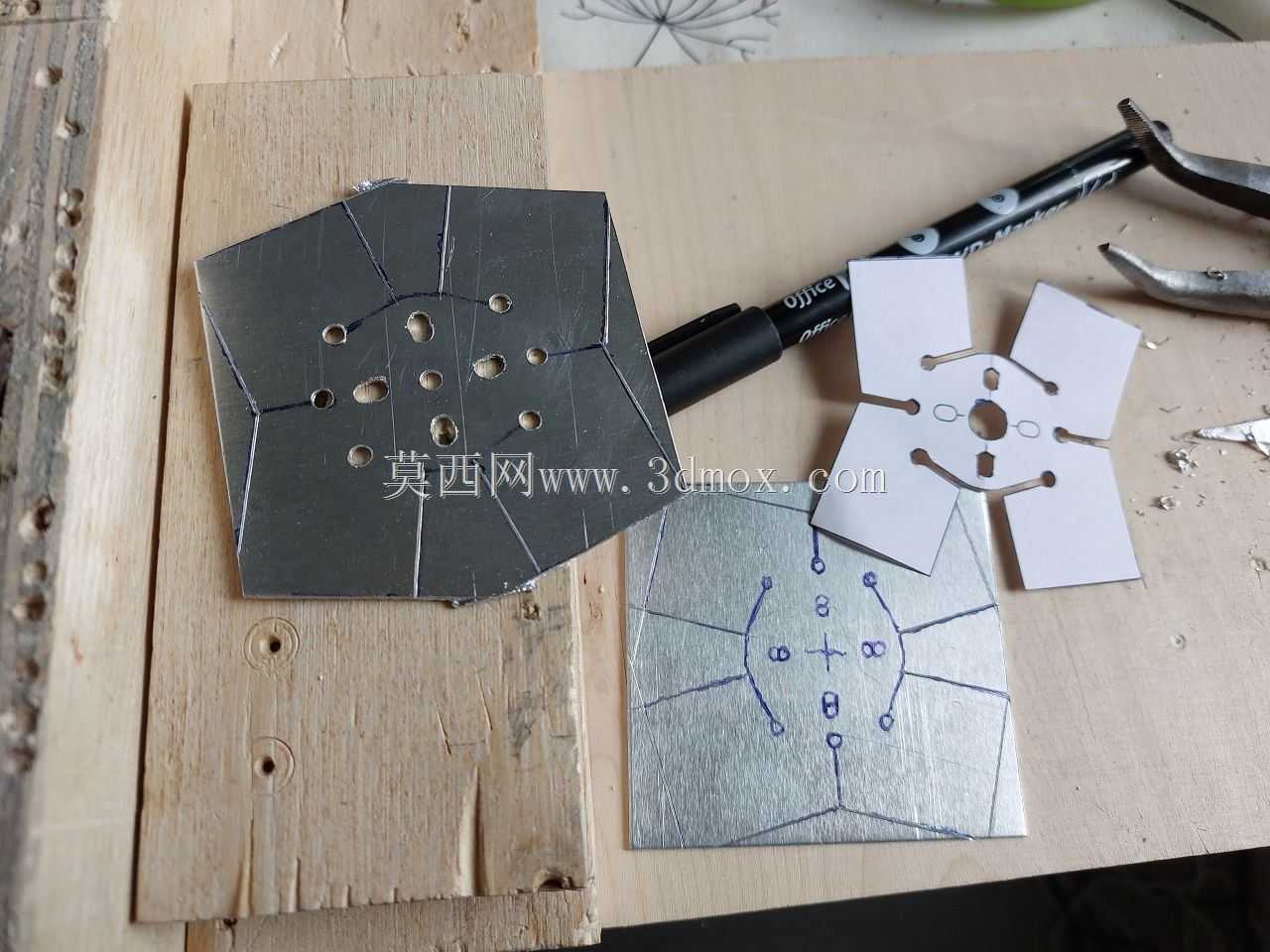 一号和二号底盘的带指袋裙