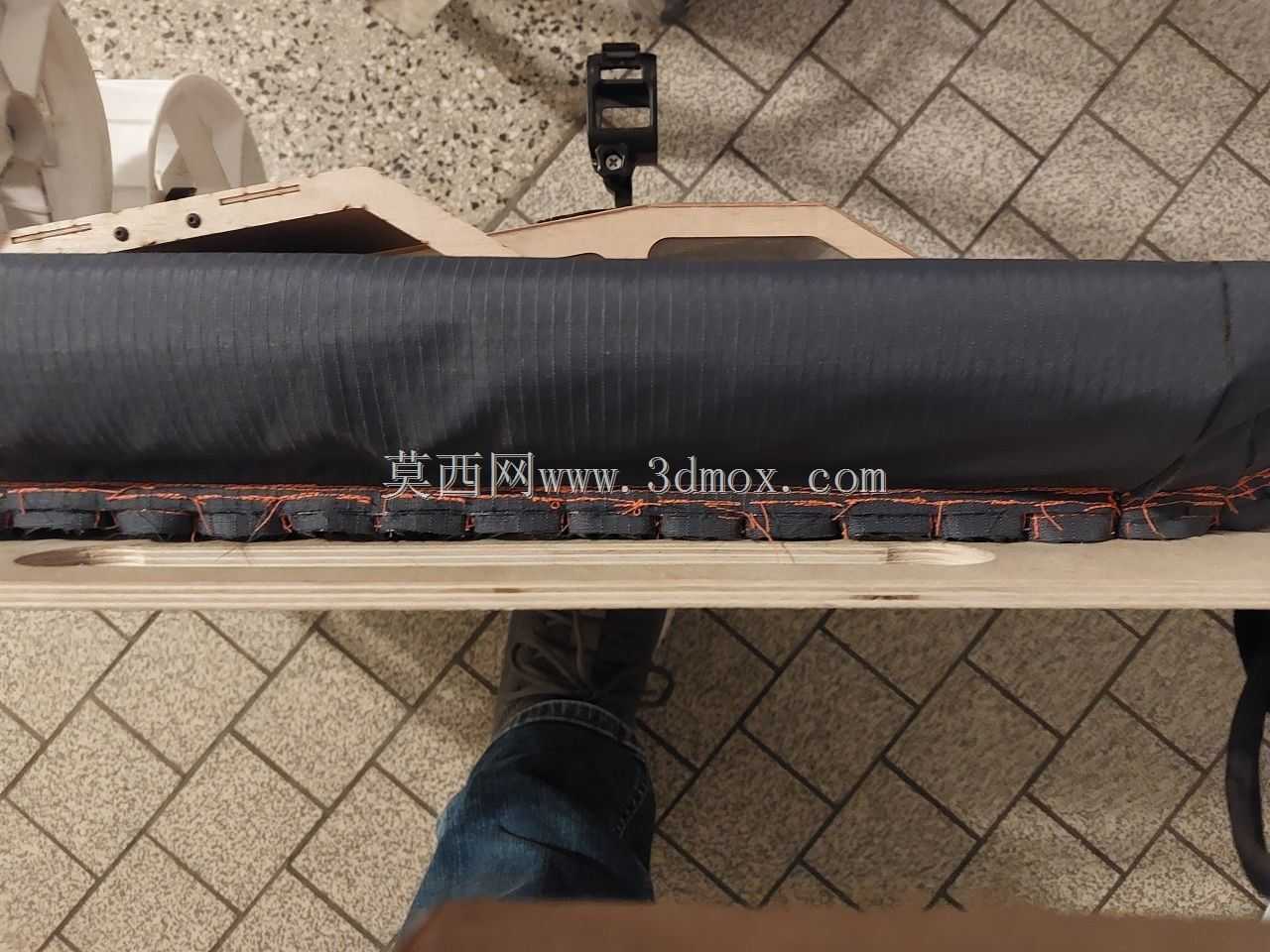 一号和二号底盘的带指袋裙