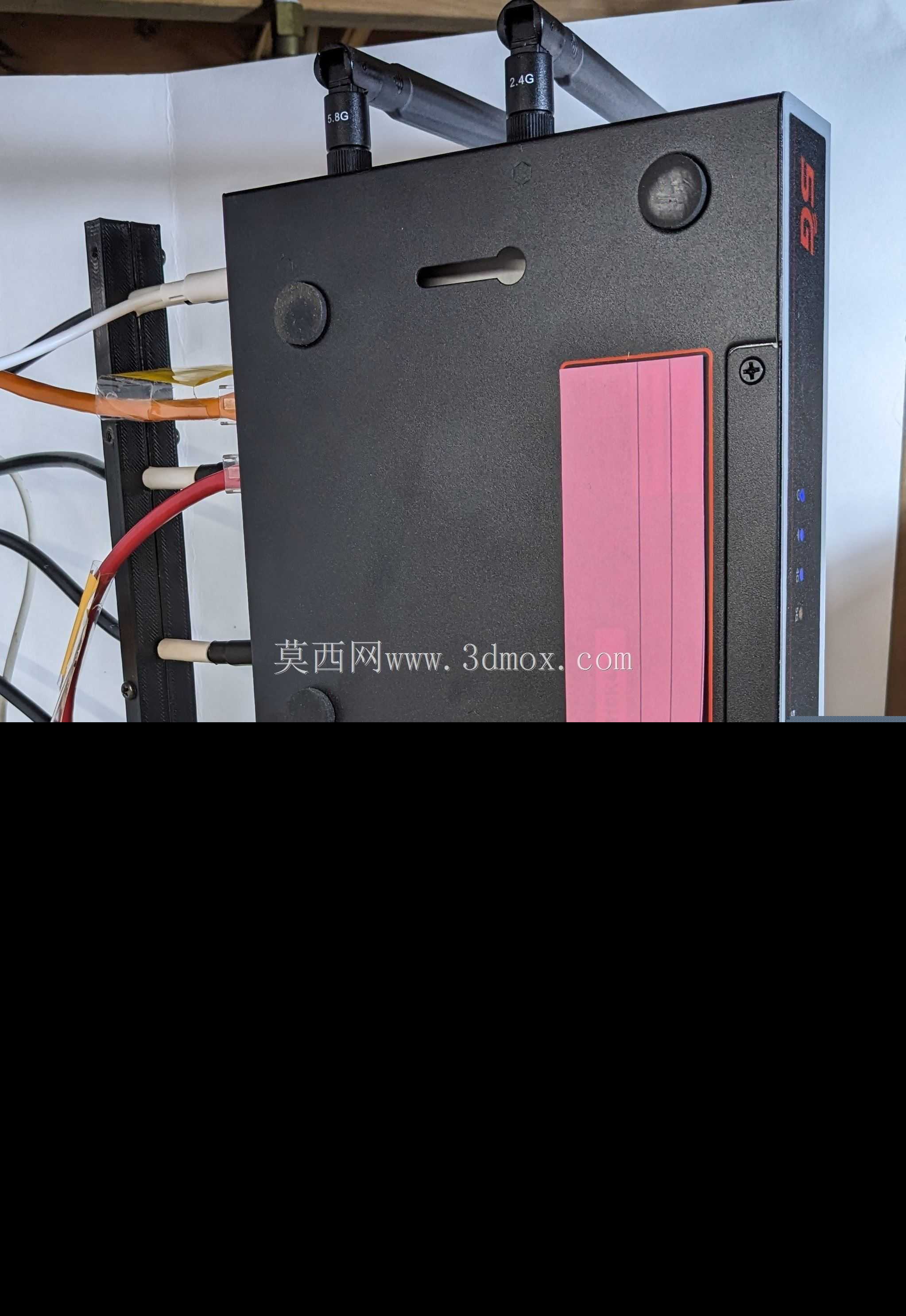 5G Chester 路由器支架和电缆夹