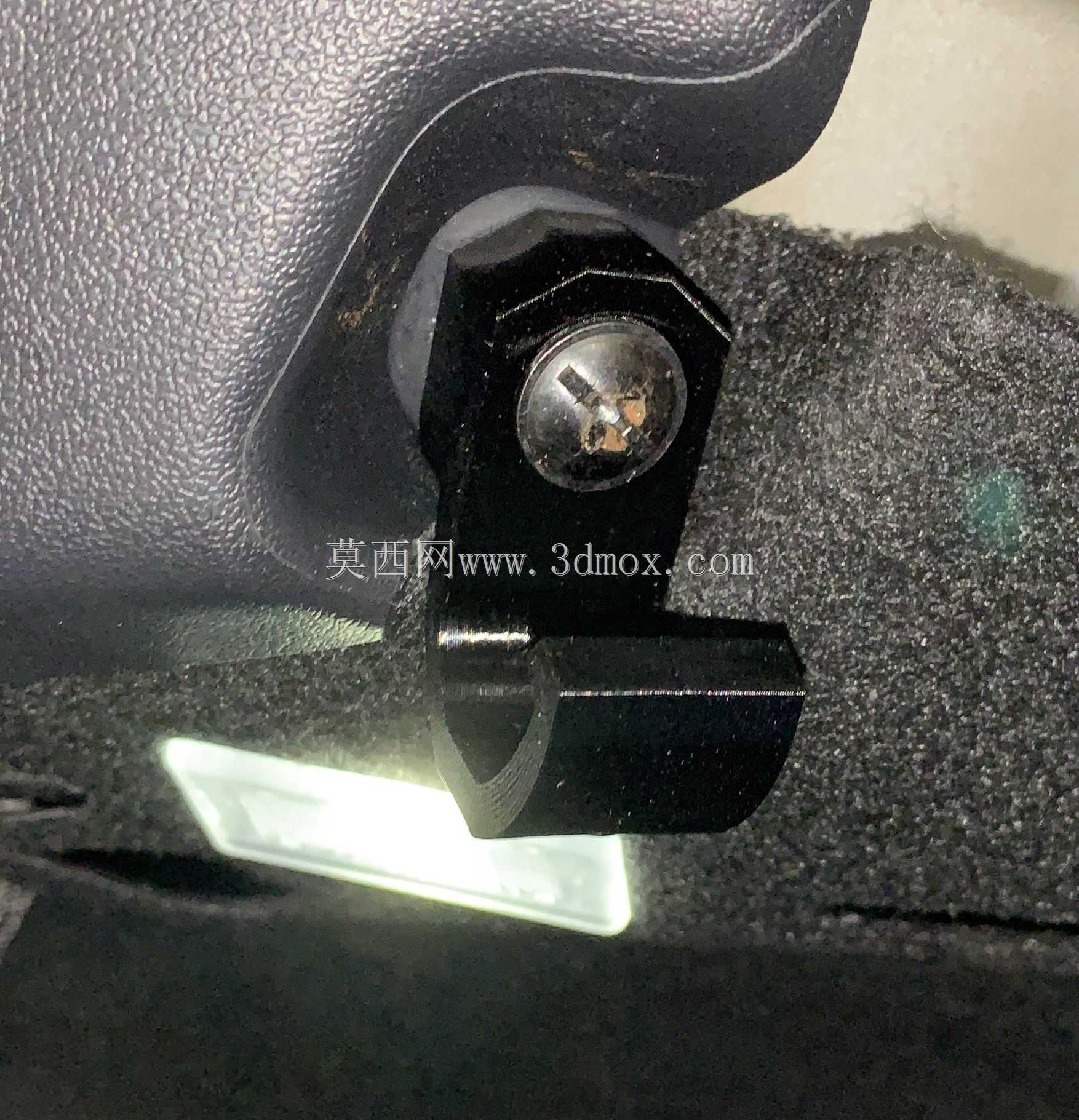特斯拉 Model 3 (2021) 后备箱挂钩