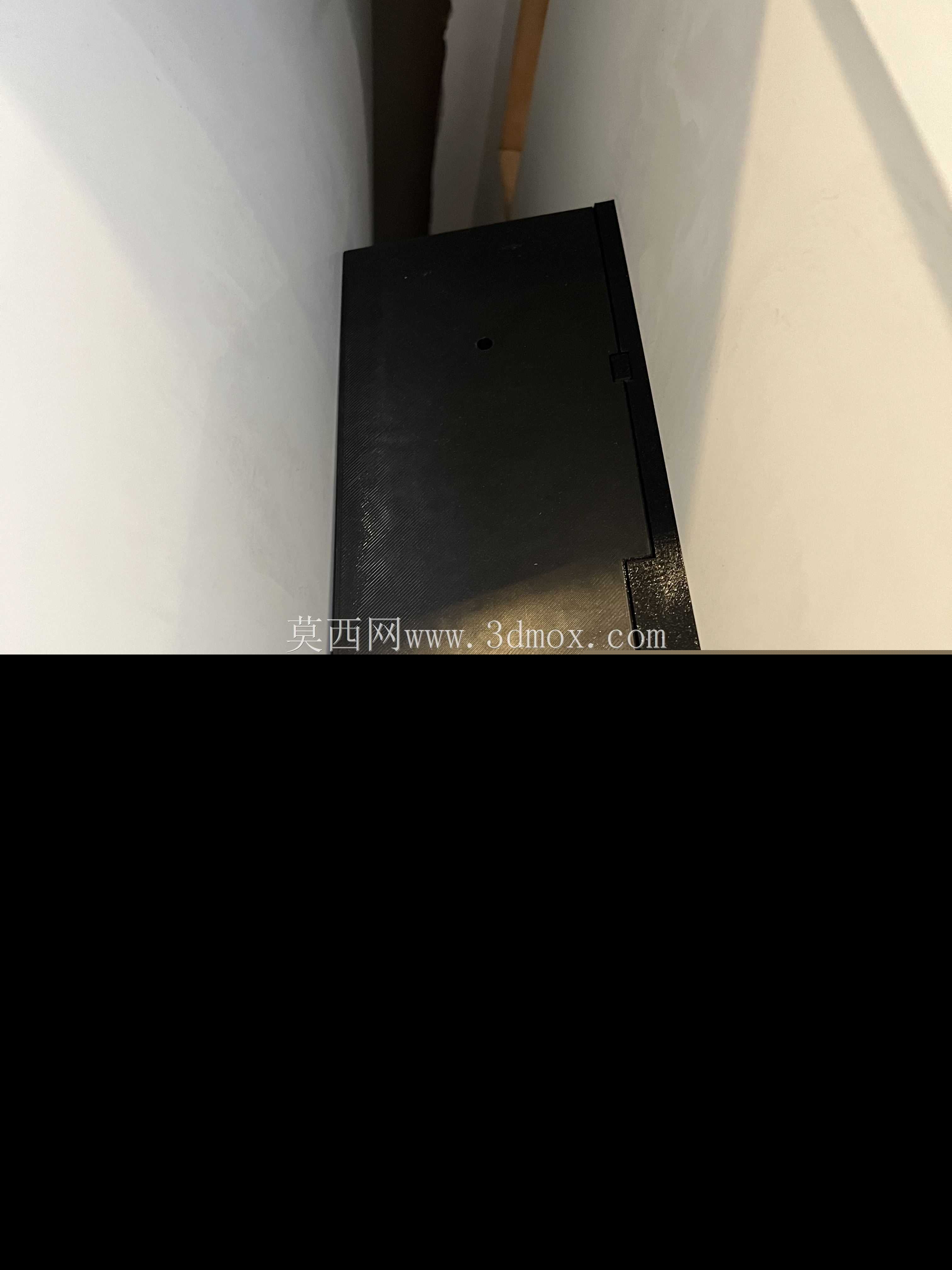 适用于 Dyson? v15 的 72 度倾斜墙壁底座