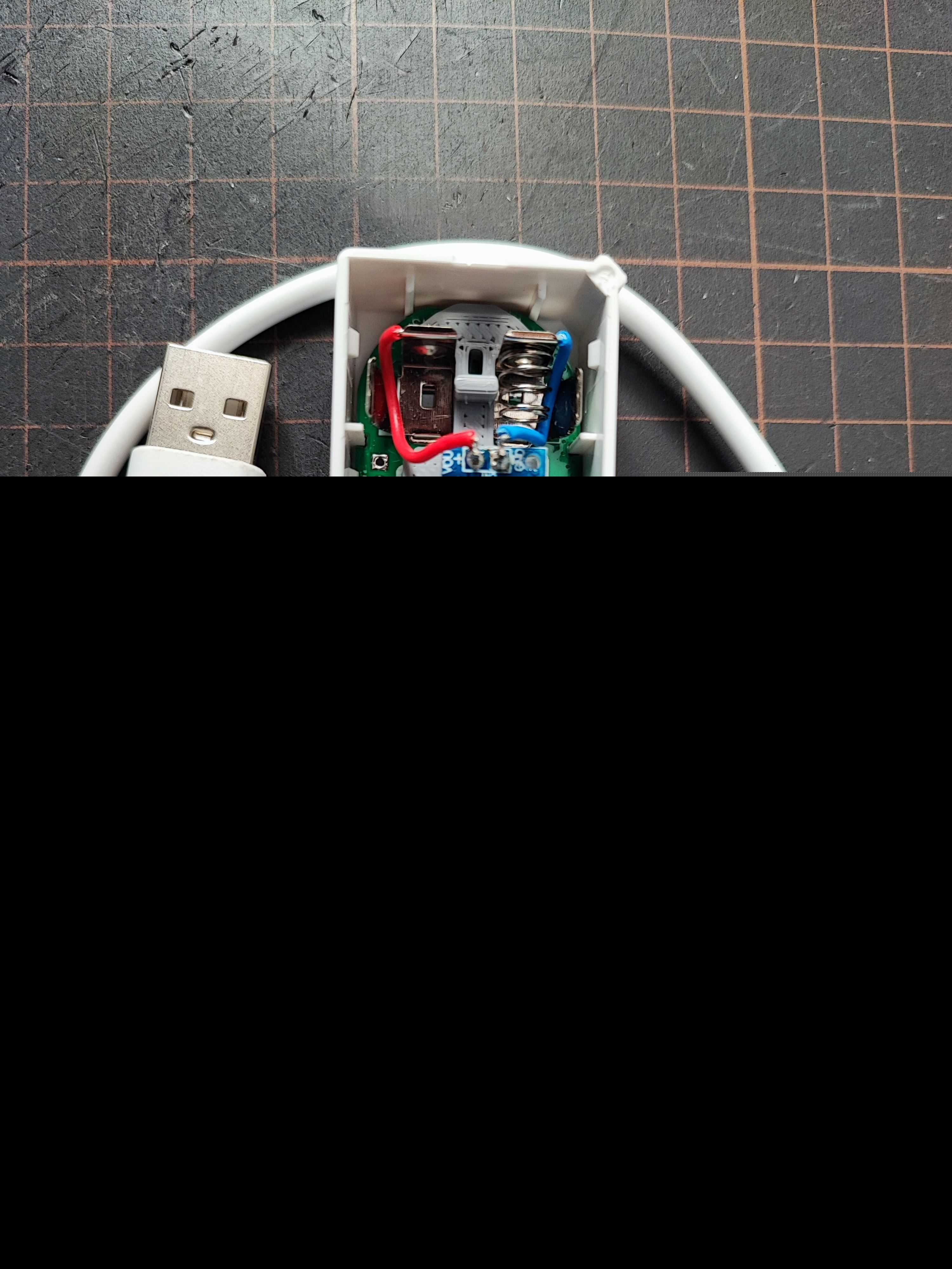 AMS1117 的底座,用于安装在 DW2-WiFi 内