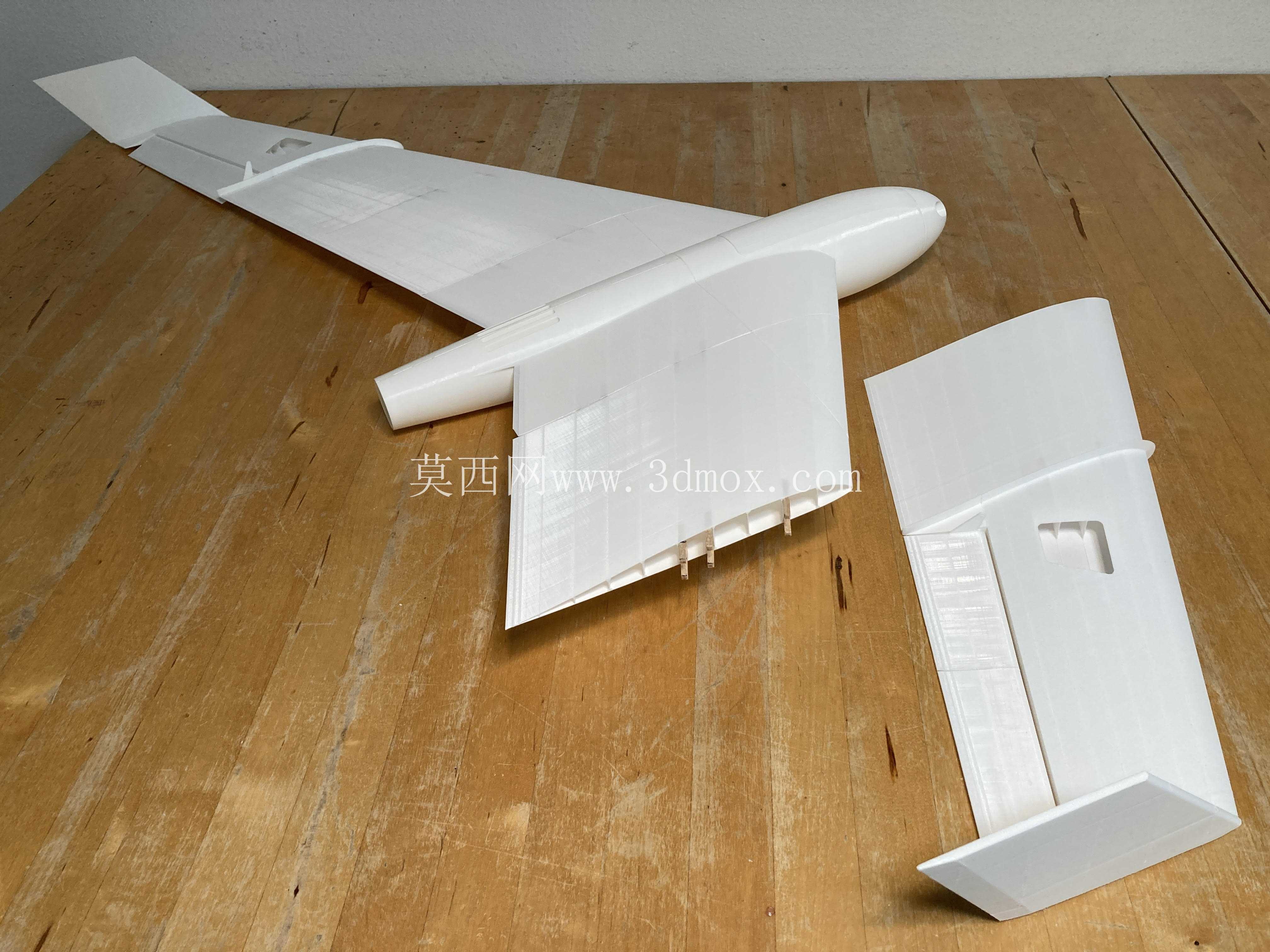 乐的猎鹰3D打印R/C飞行翼,48英寸W.s.10-12-24