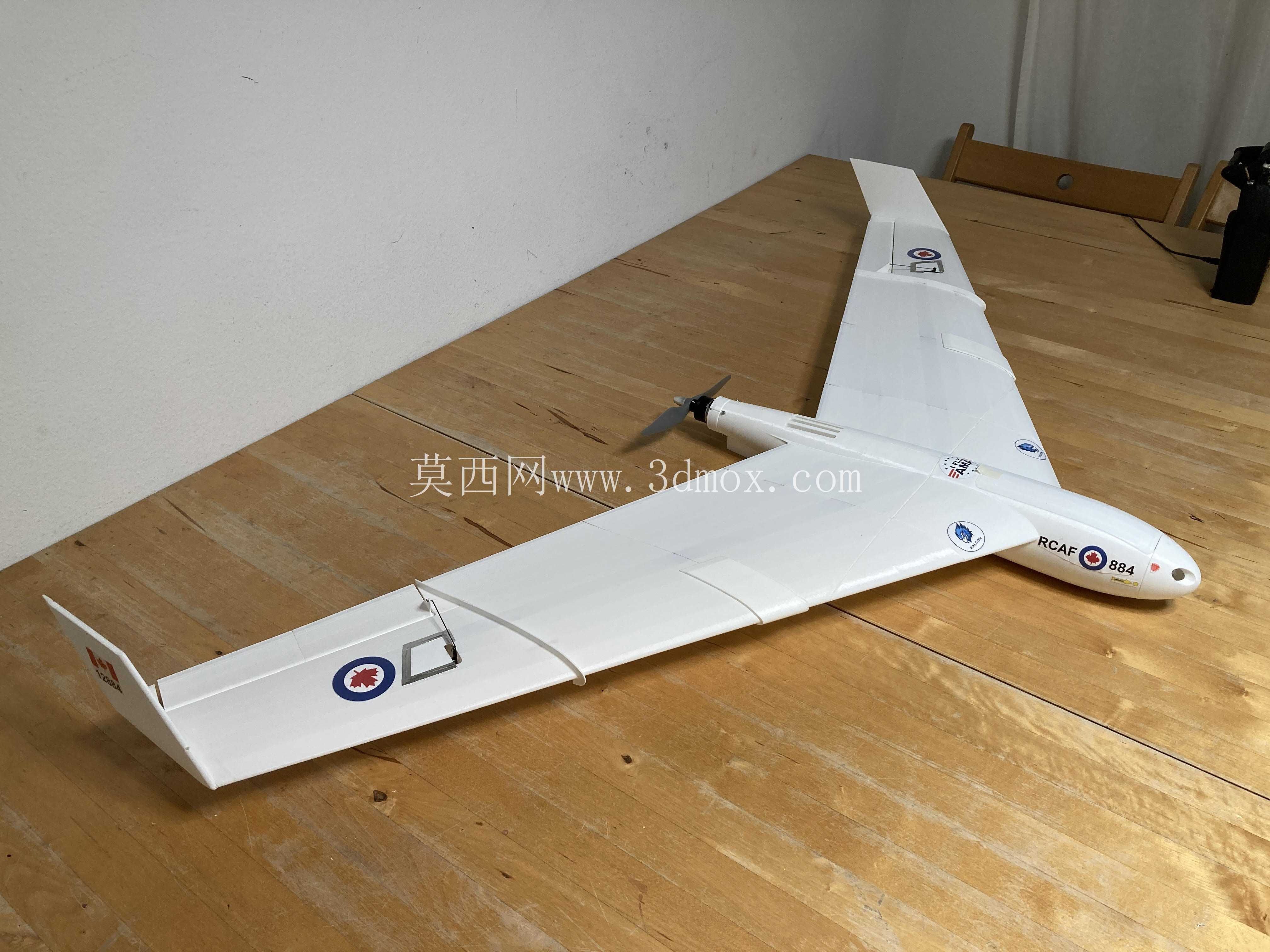 乐的猎鹰3D打印R/C飞行翼,48英寸W.s.10-12-24