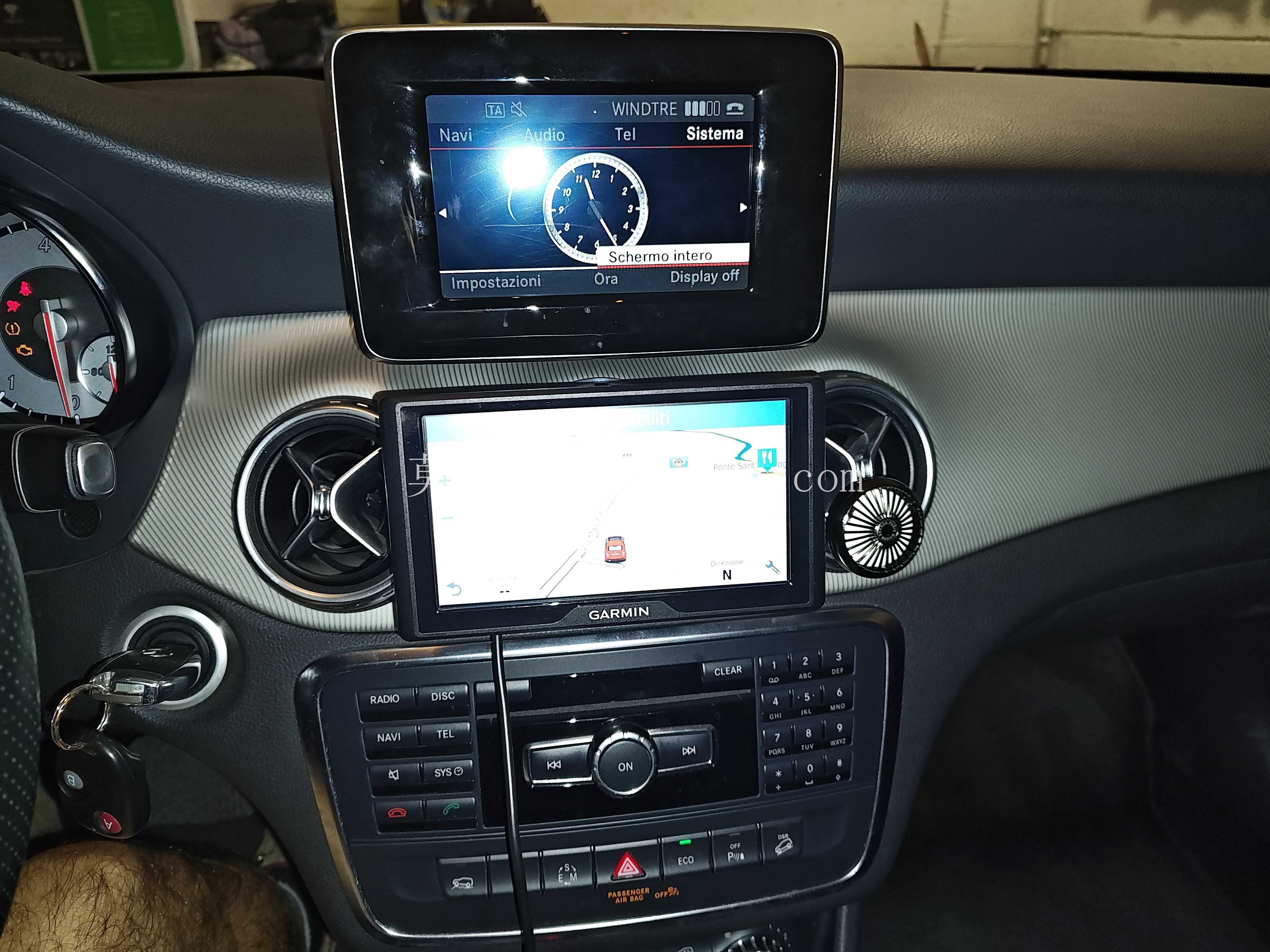 梅赛德斯Garmin通风口安装架