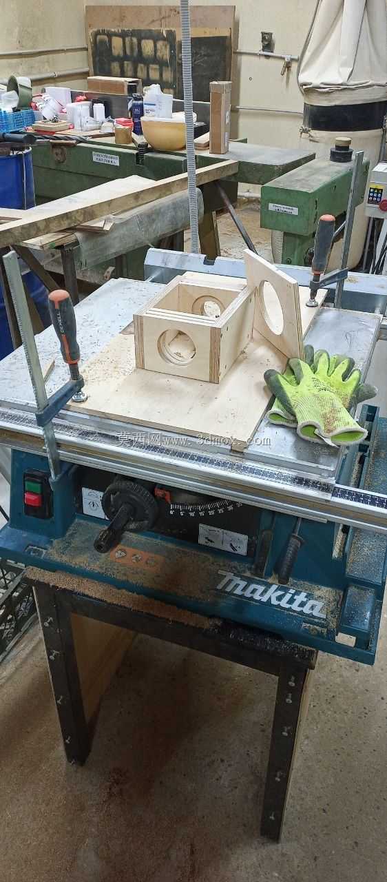 !!!没有铰链和翻盖锁的空间!!!方形木棒钉(用于Makita 2704)Круглаяпалкаизквадратной