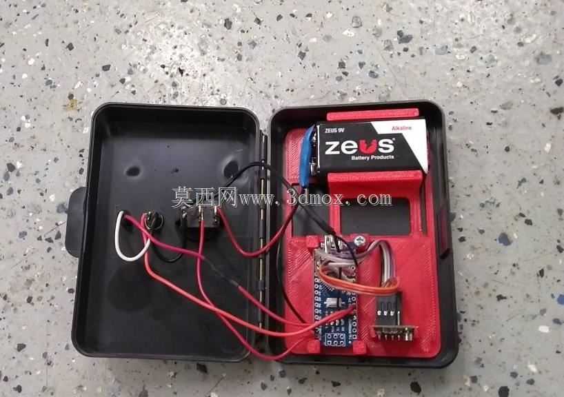 网球投掷者