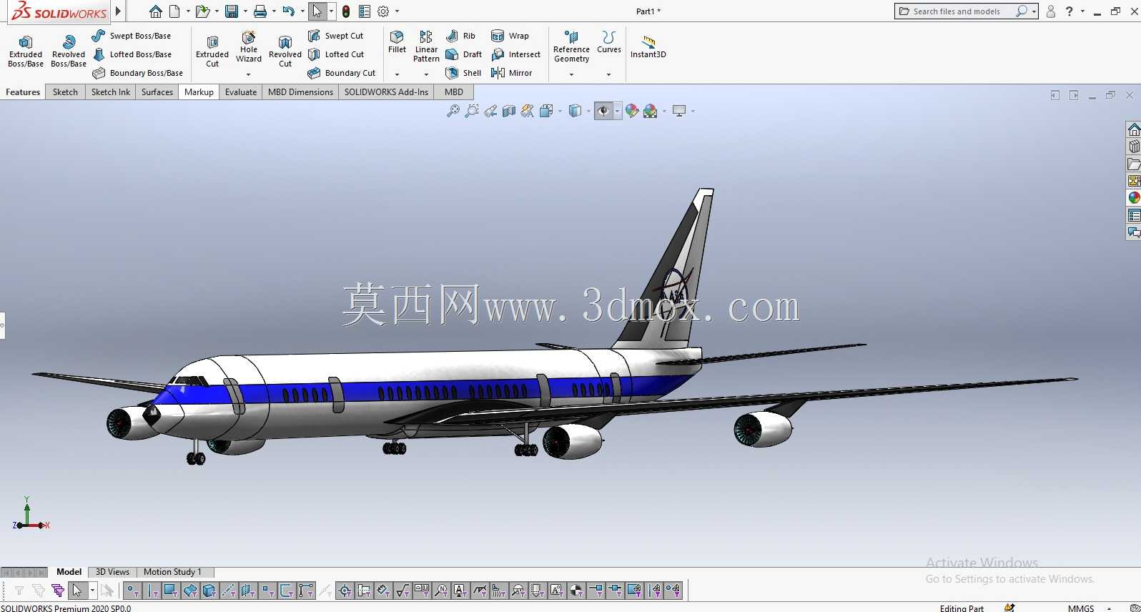 ������˹DC-8��������ֵ�װ���Ͻ��й��幤��
