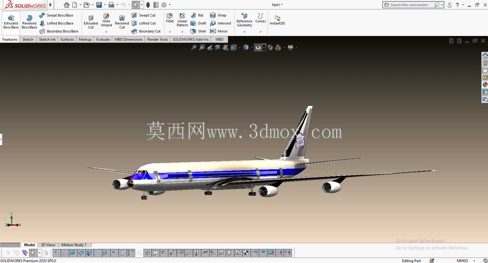 ������˹DC-8��������ֵ�װ���Ͻ��й��幤��