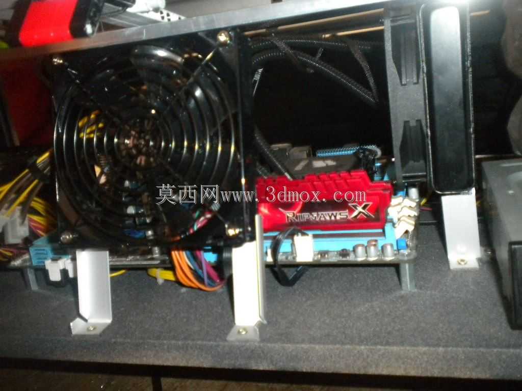 �����ڿ������е�PC/PC int��grer dans une table basse
