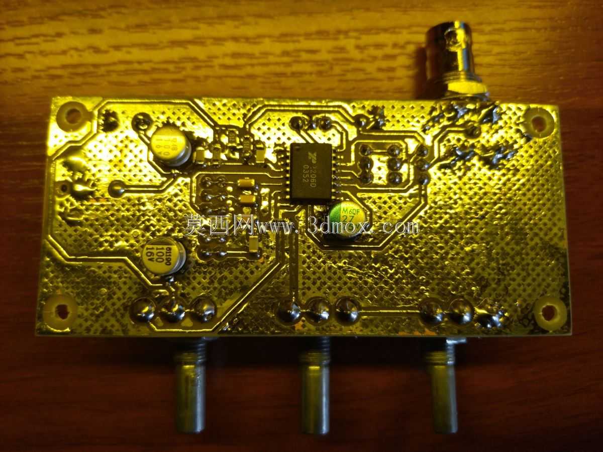 XR2206微电路上的DIY功能生成器。