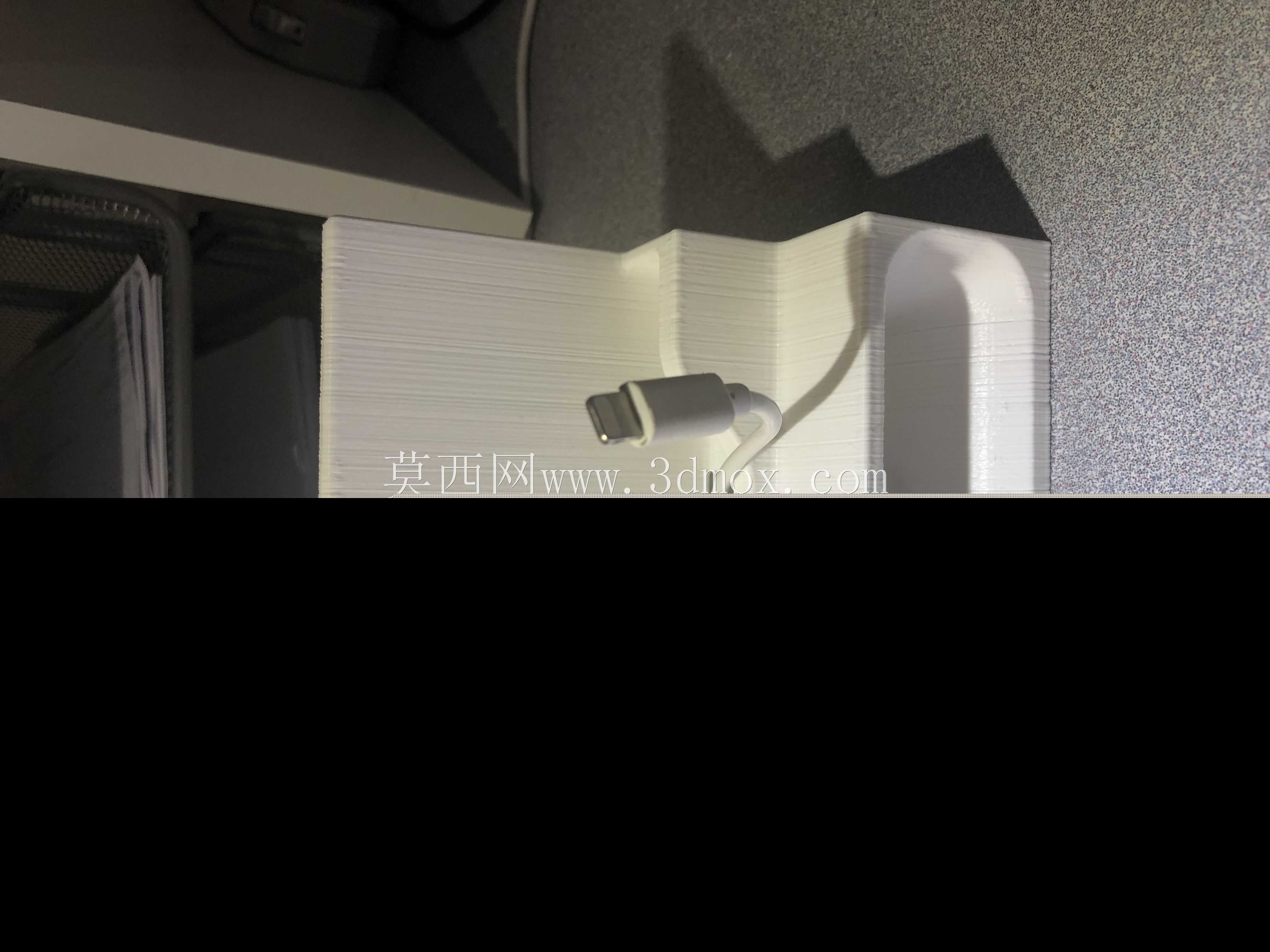 带扬声器放大功能的iPhone8 Plus支架