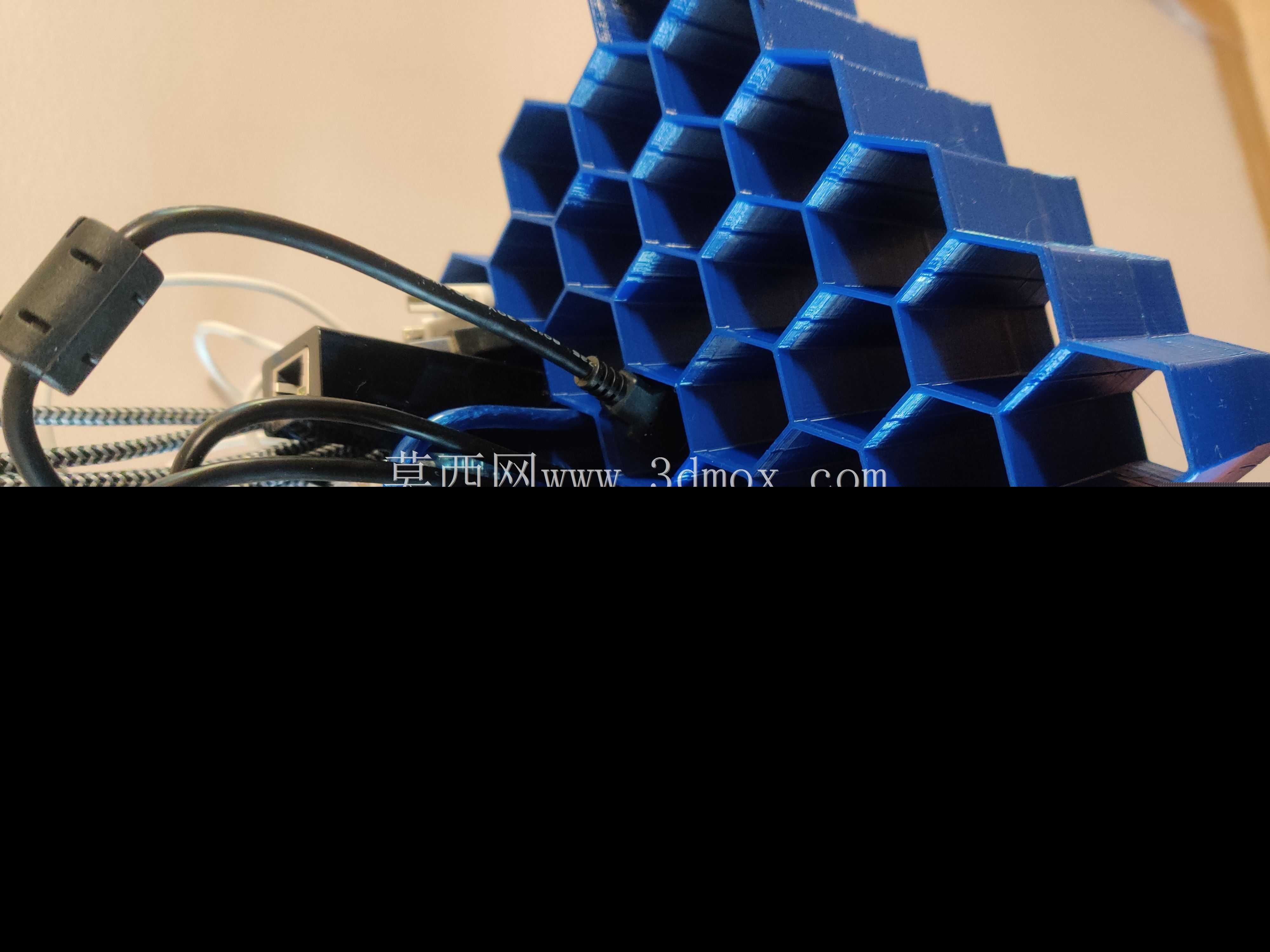 创新填充图案/电缆管理器