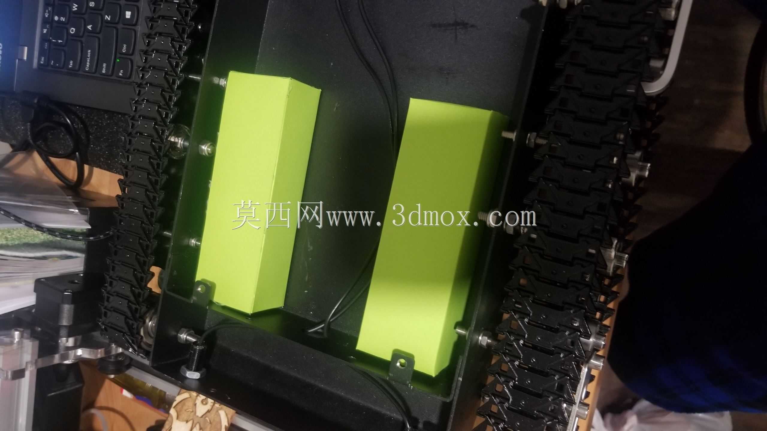 DXF 5000mAh锂离子电池模拟块。