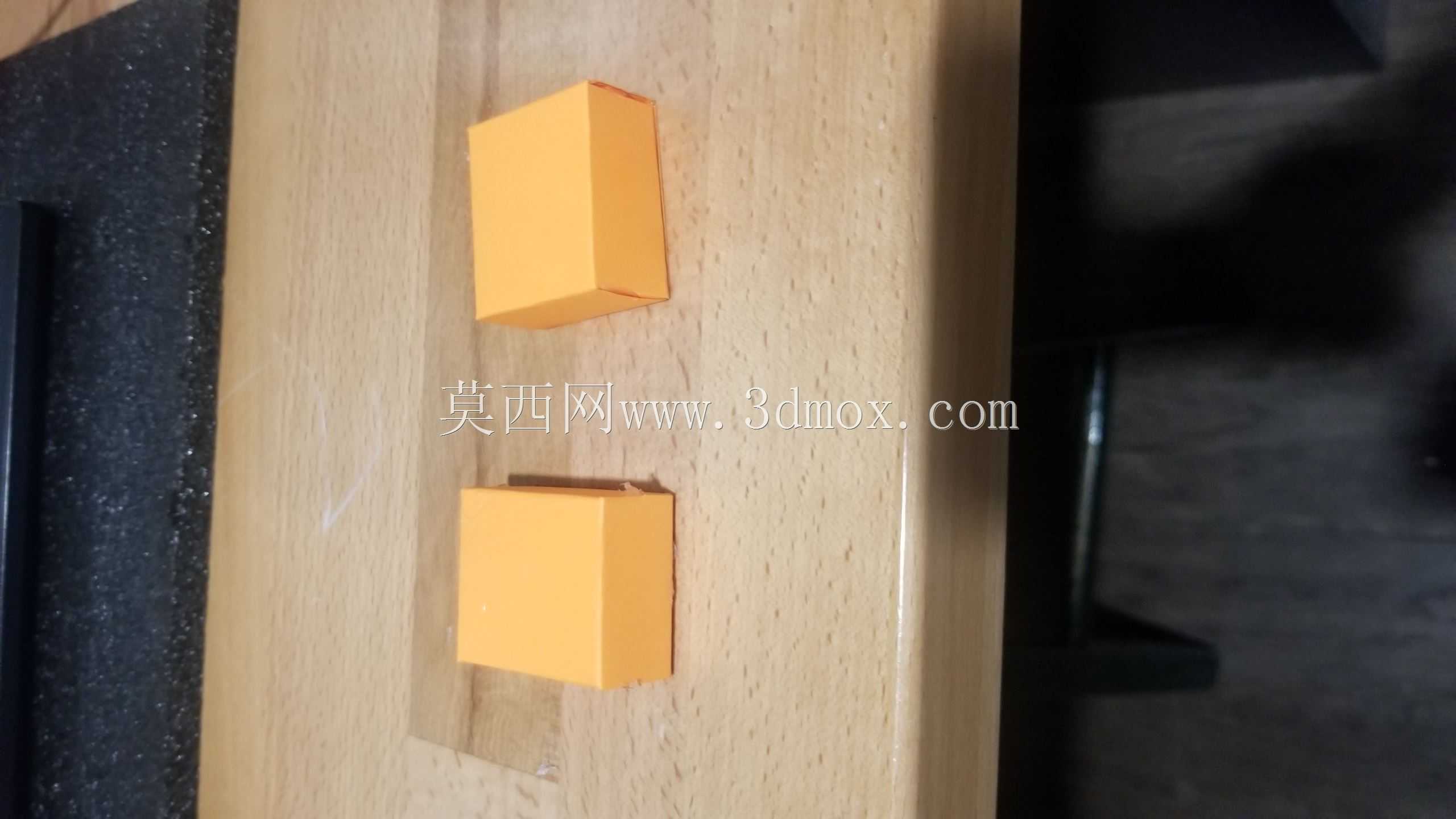 DXF 5000mAh锂离子电池模拟块。