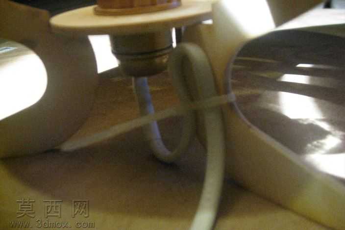 激光Cuted木头圆柱台灯!