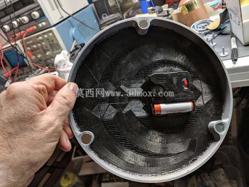 磁装石英挂钟
