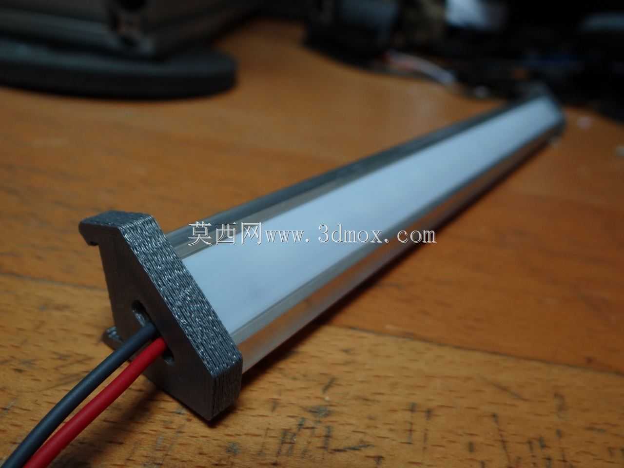 4020��Ʒ���ε�C��LED��ѹ֧��