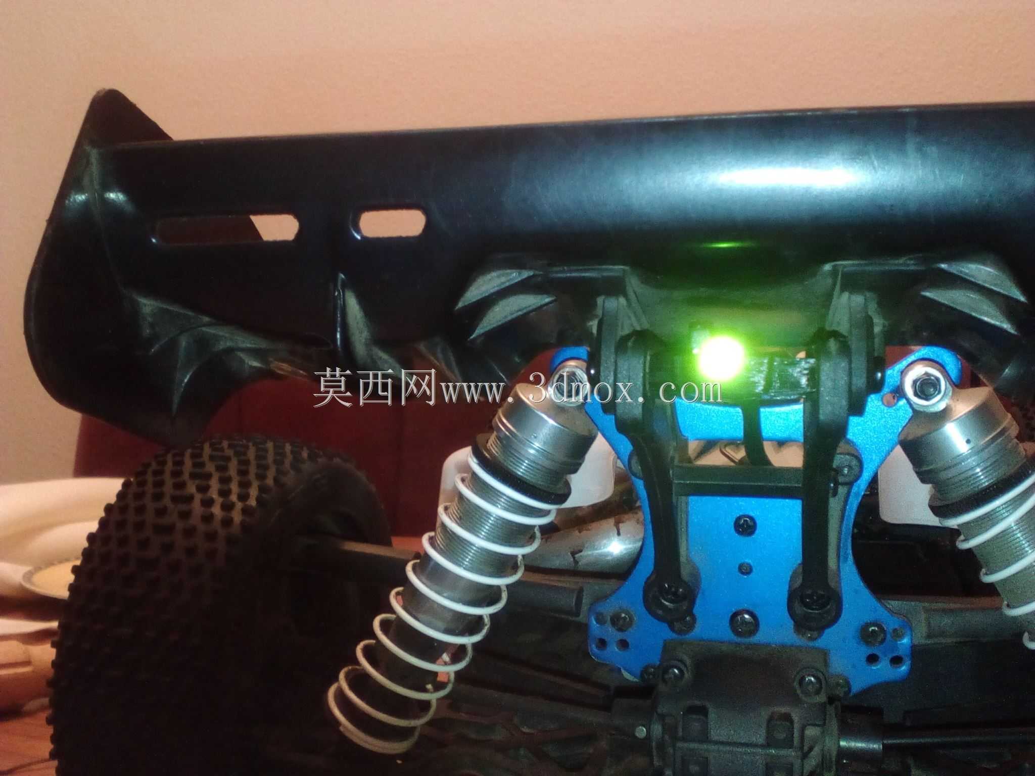 LRP S8 Rebel BX的M-SAVERplus支架