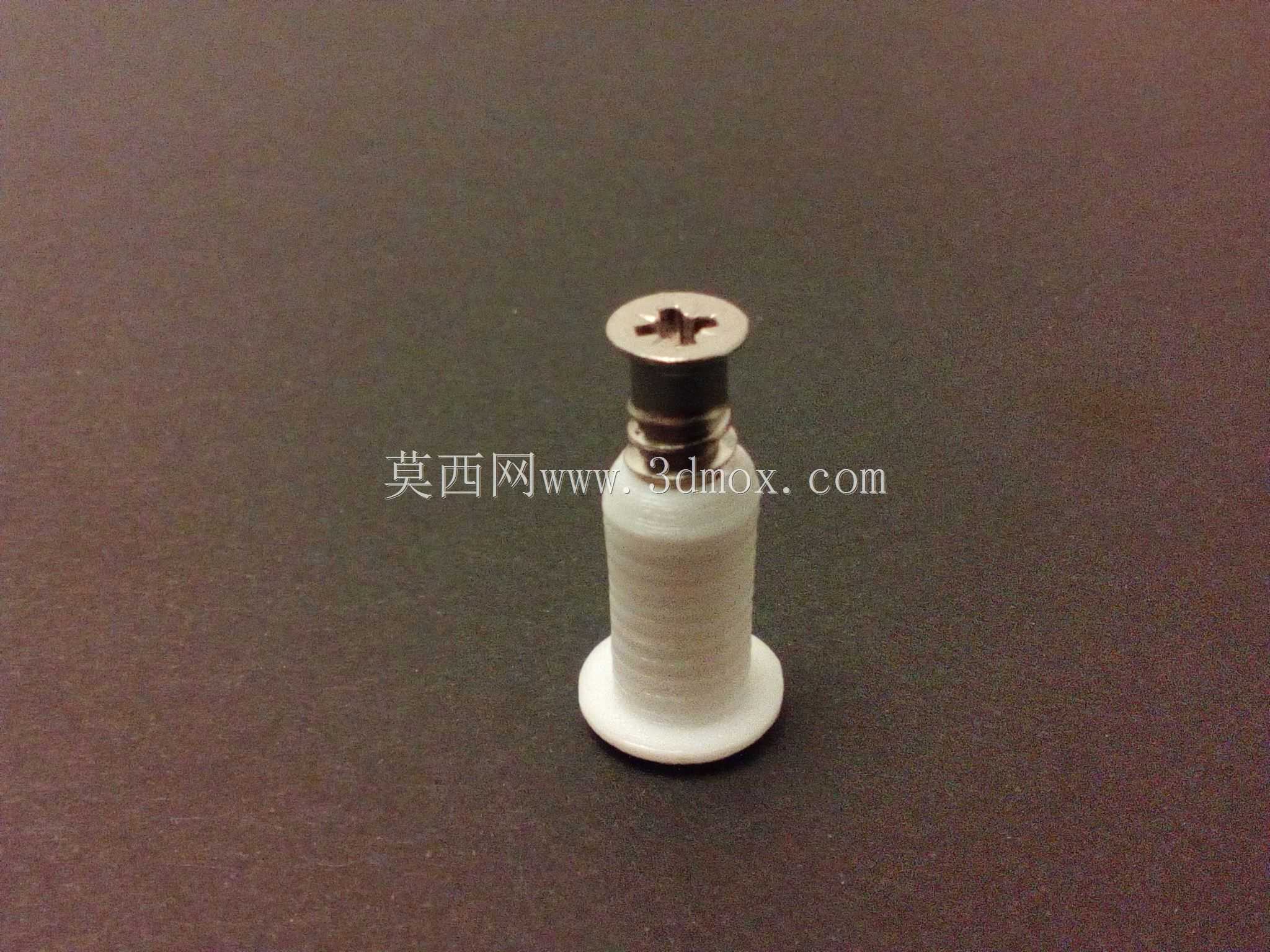 家具撕破了铰链,需要修理