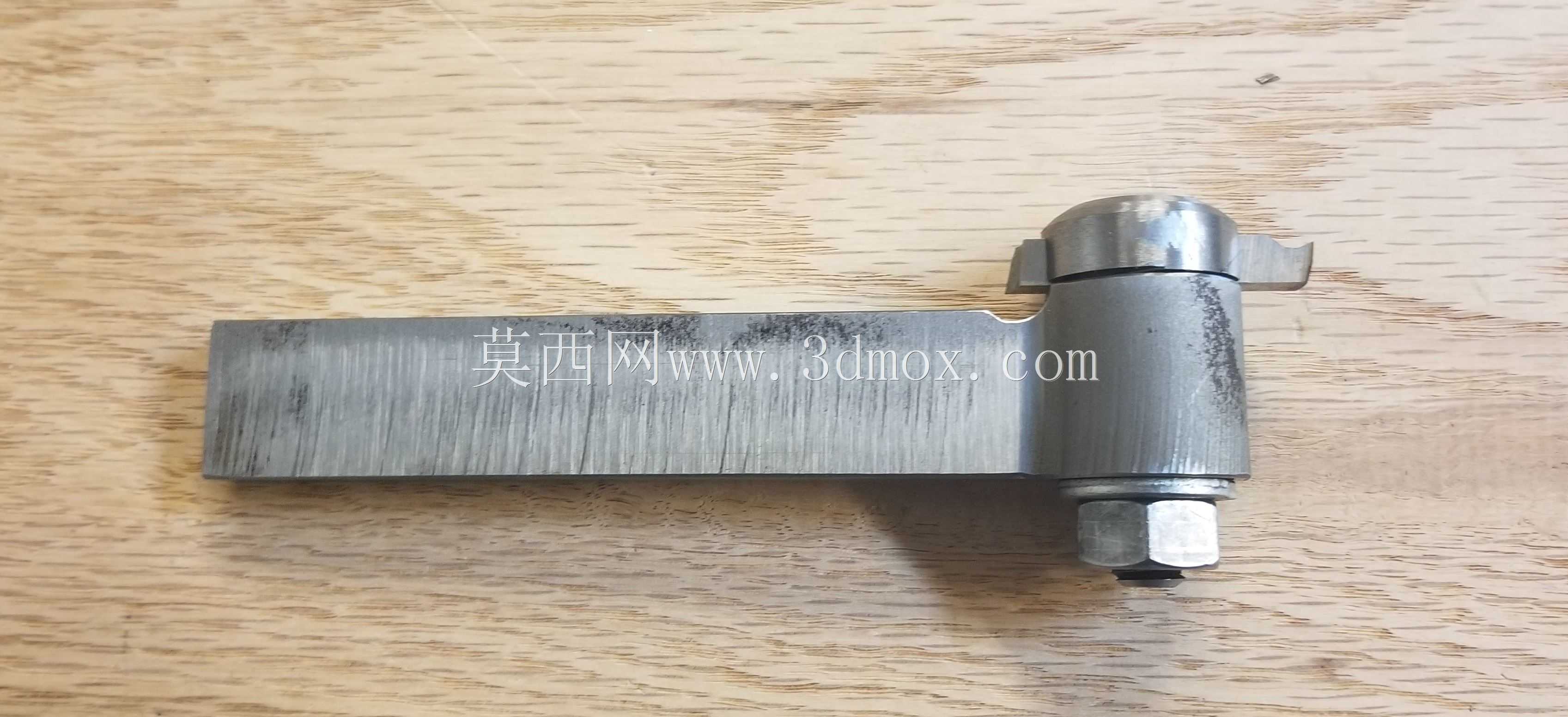 成形刀架