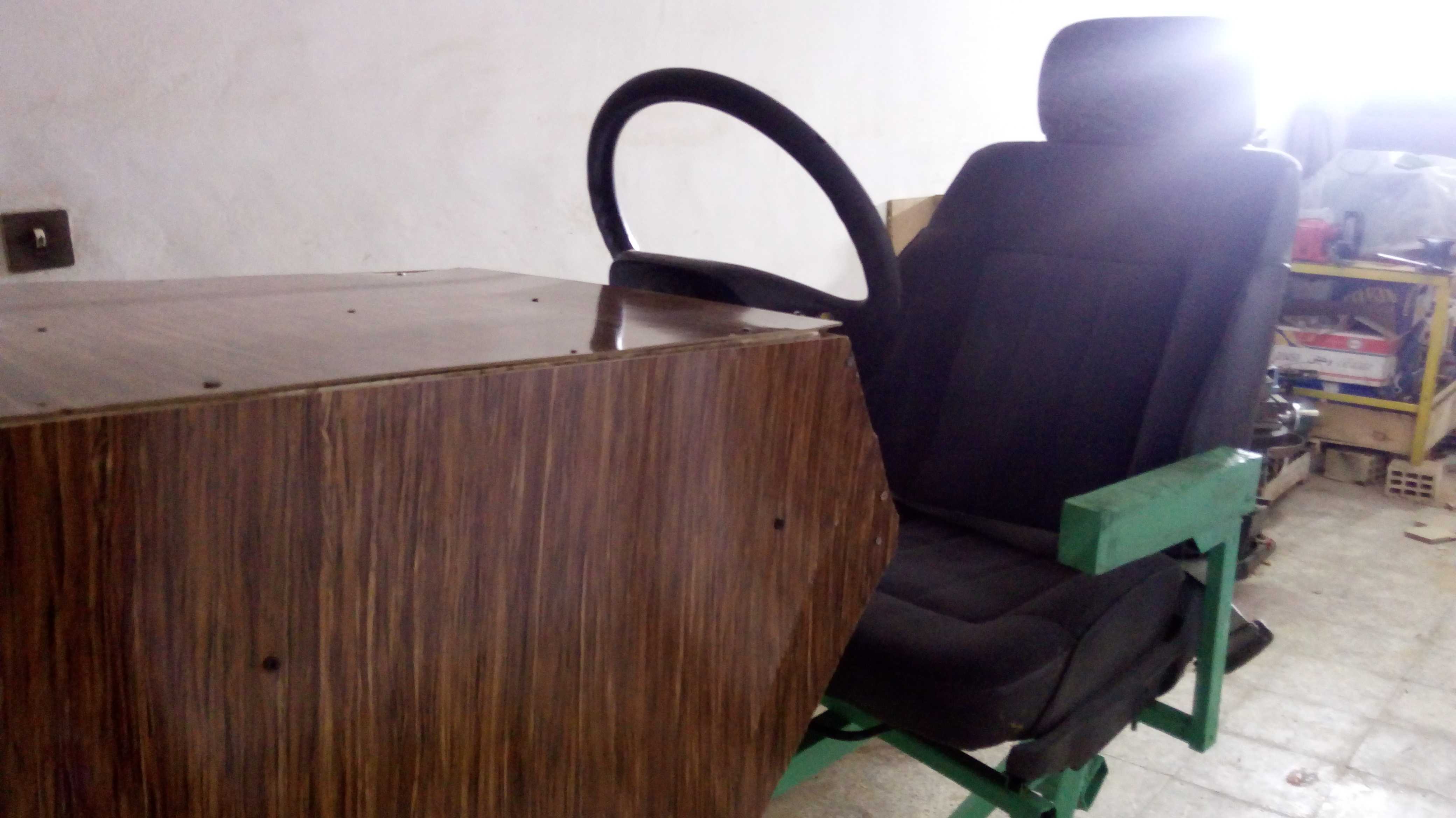 具有VR功能的2D赛车运动模拟器