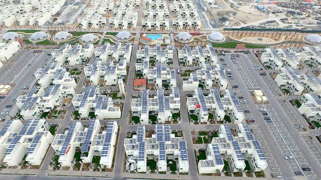 阿联酋Ajman住宅太阳能电池板的全3D模型
