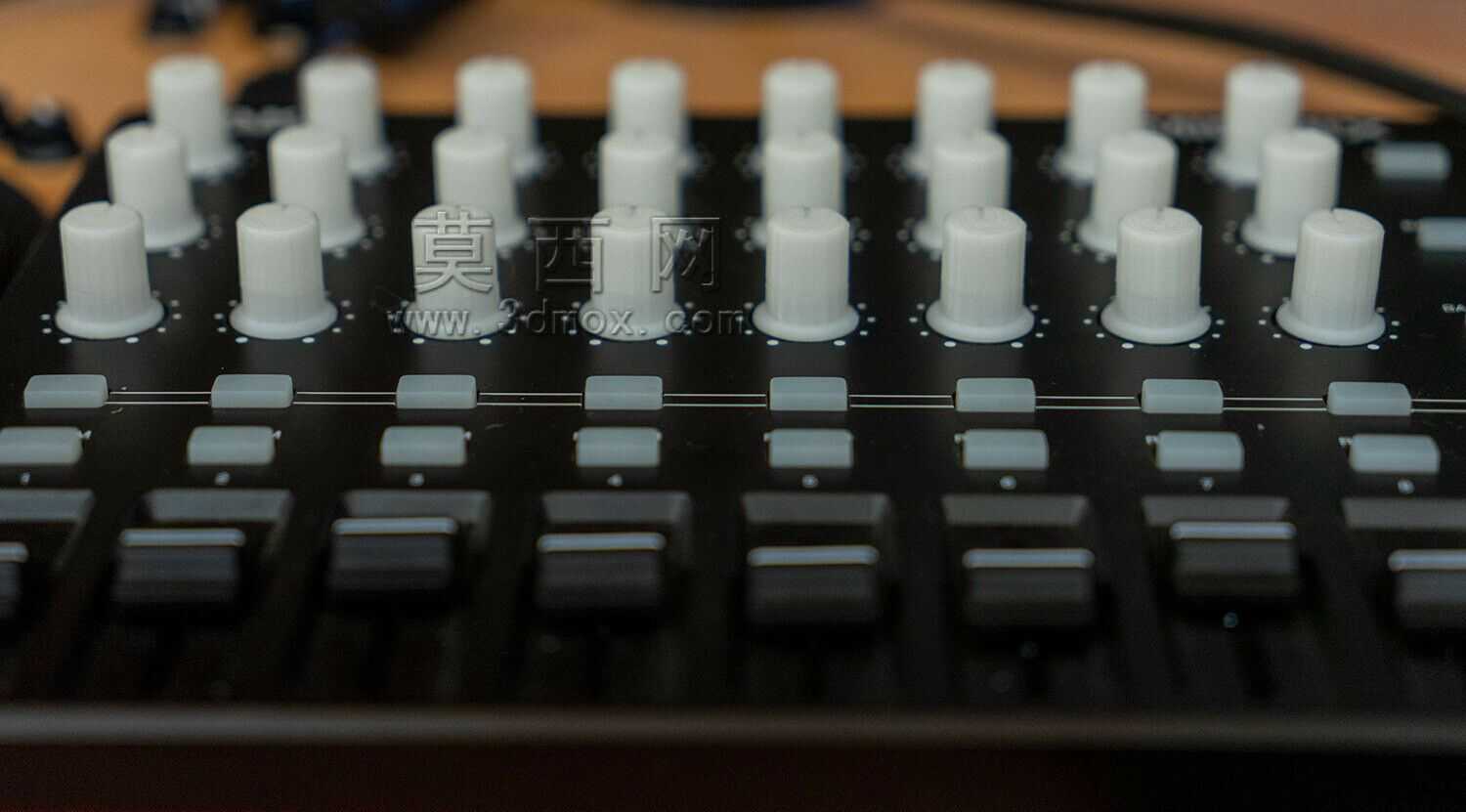 ��ť-Pomello Akai MIDIMIX