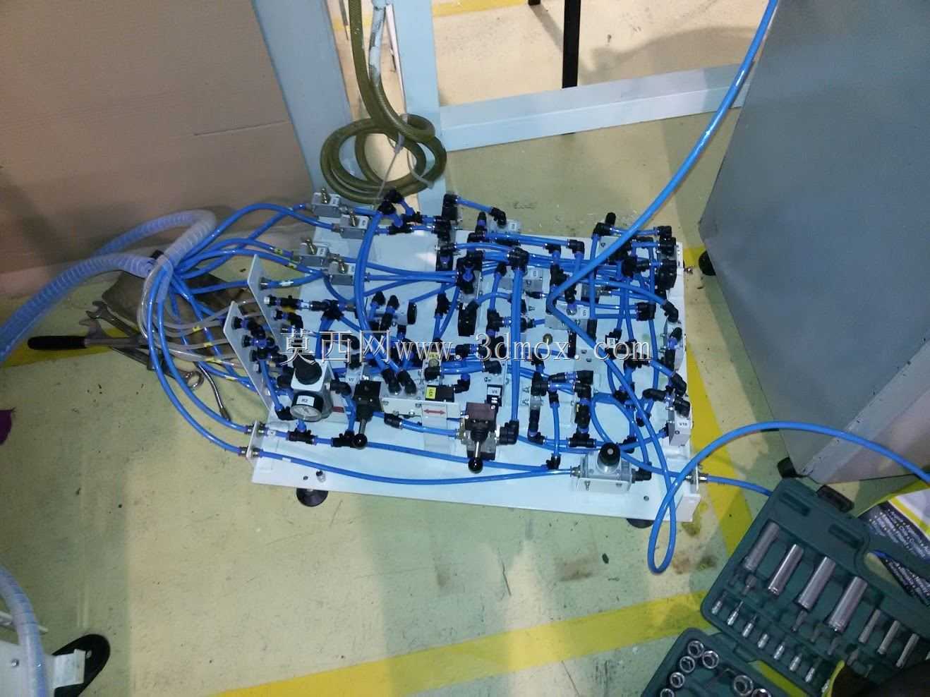���߶���������̨