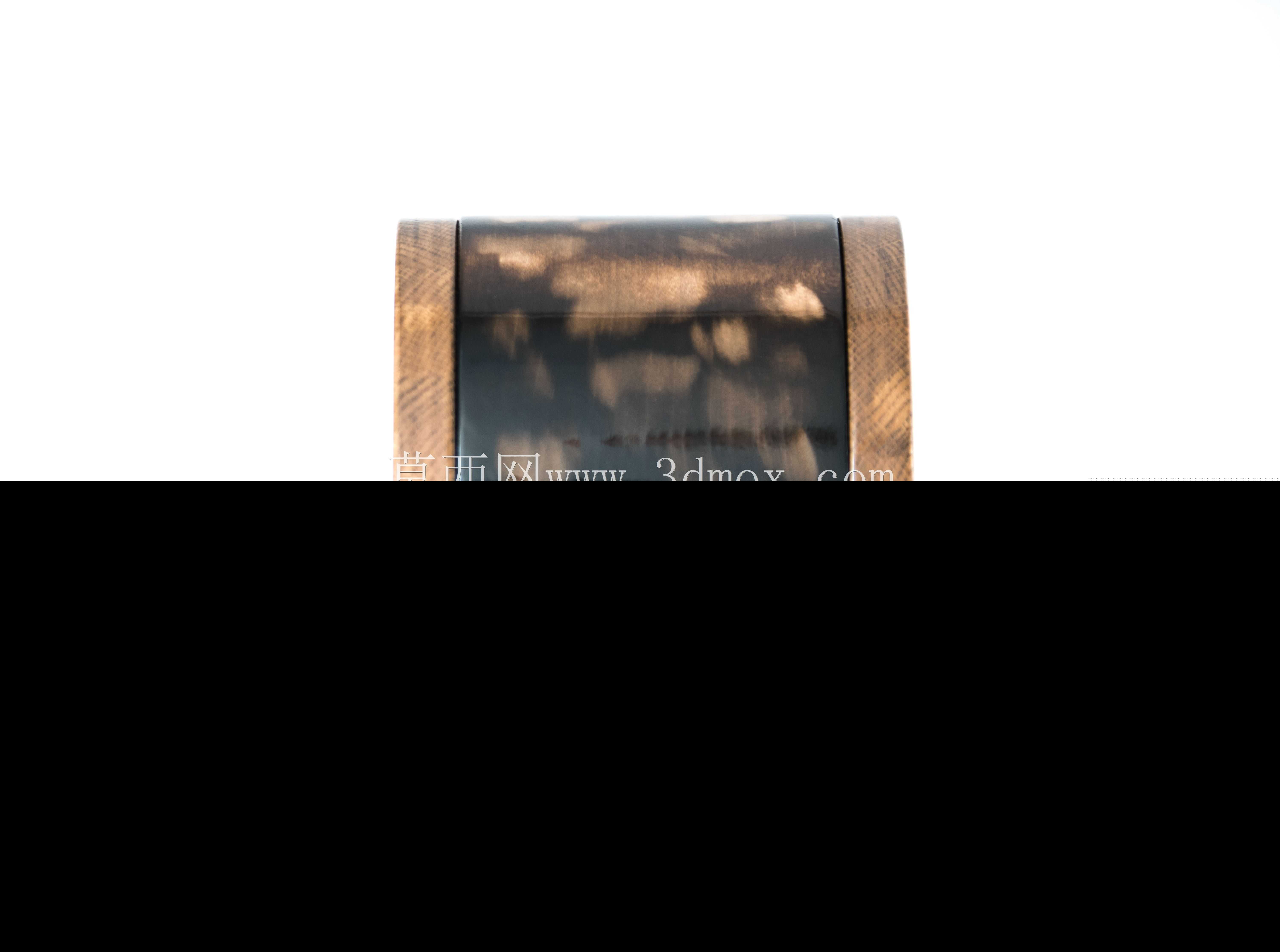 ���κ�