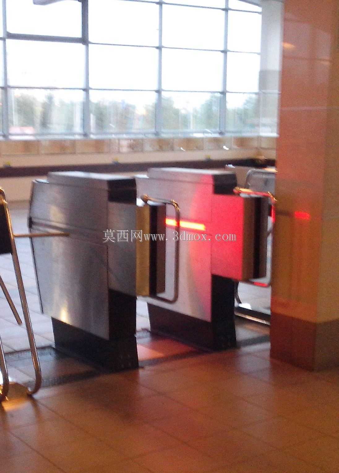 基辅地铁旋转栅门