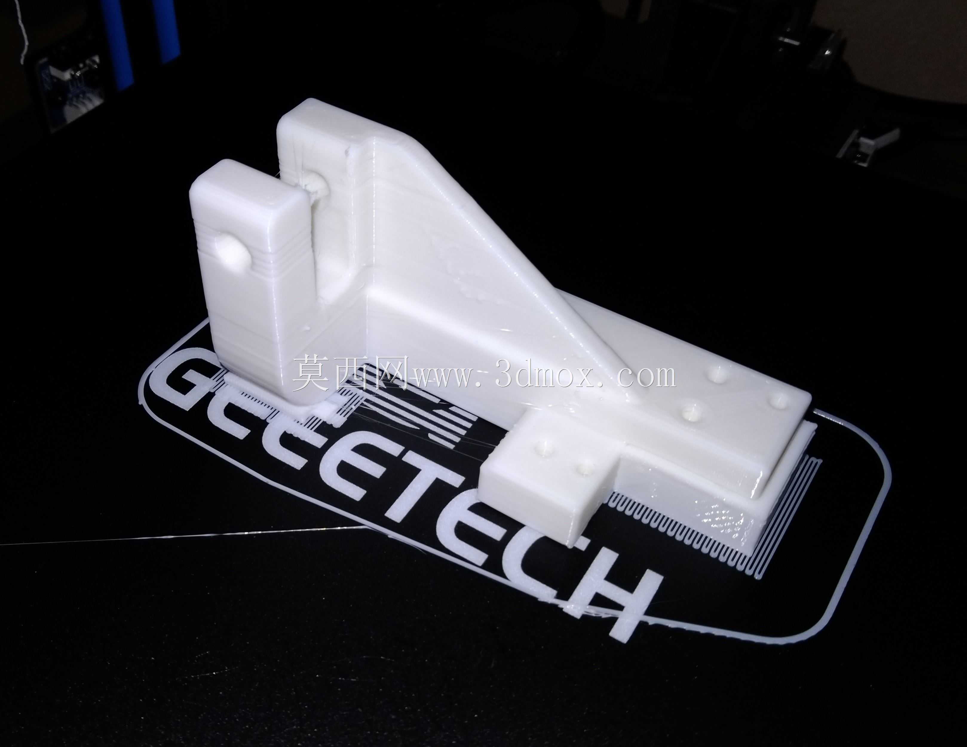3D打印机用带真轴承的灯丝导轨