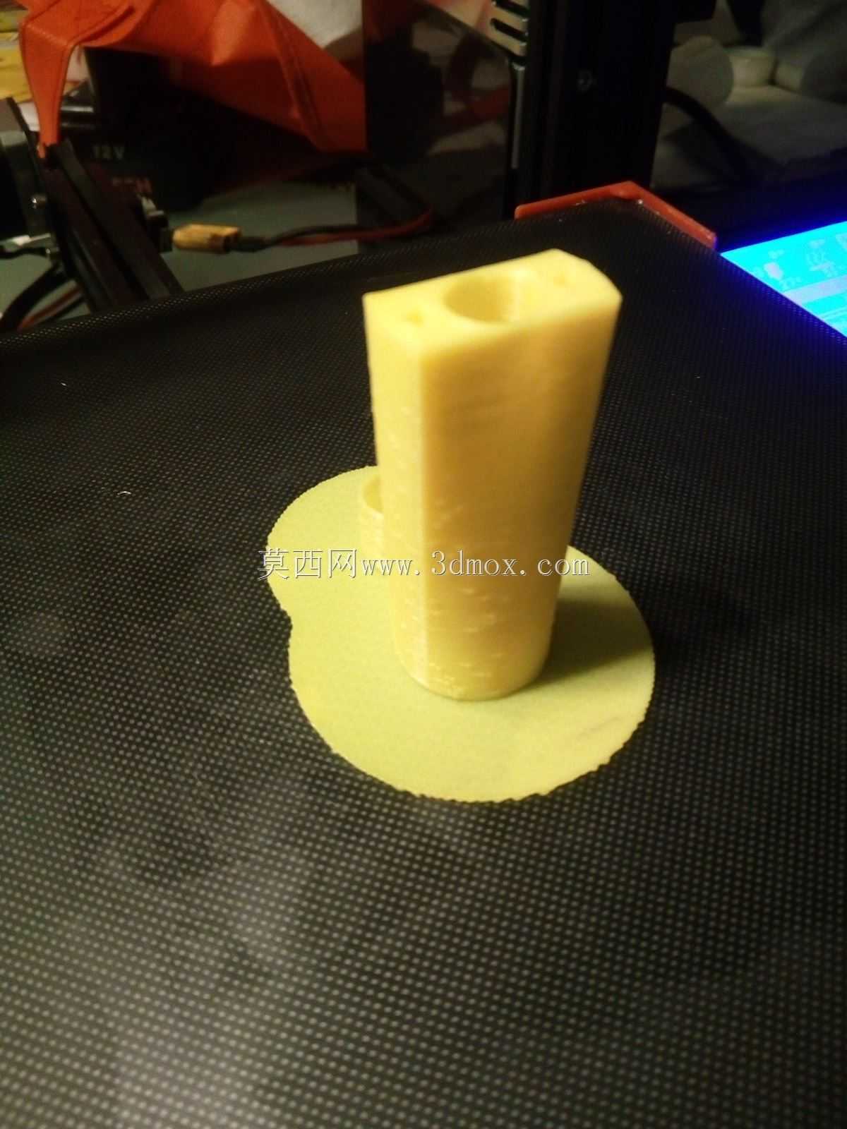 用于Ender 3 Z轴修改的0齿隙Z形螺母延长件