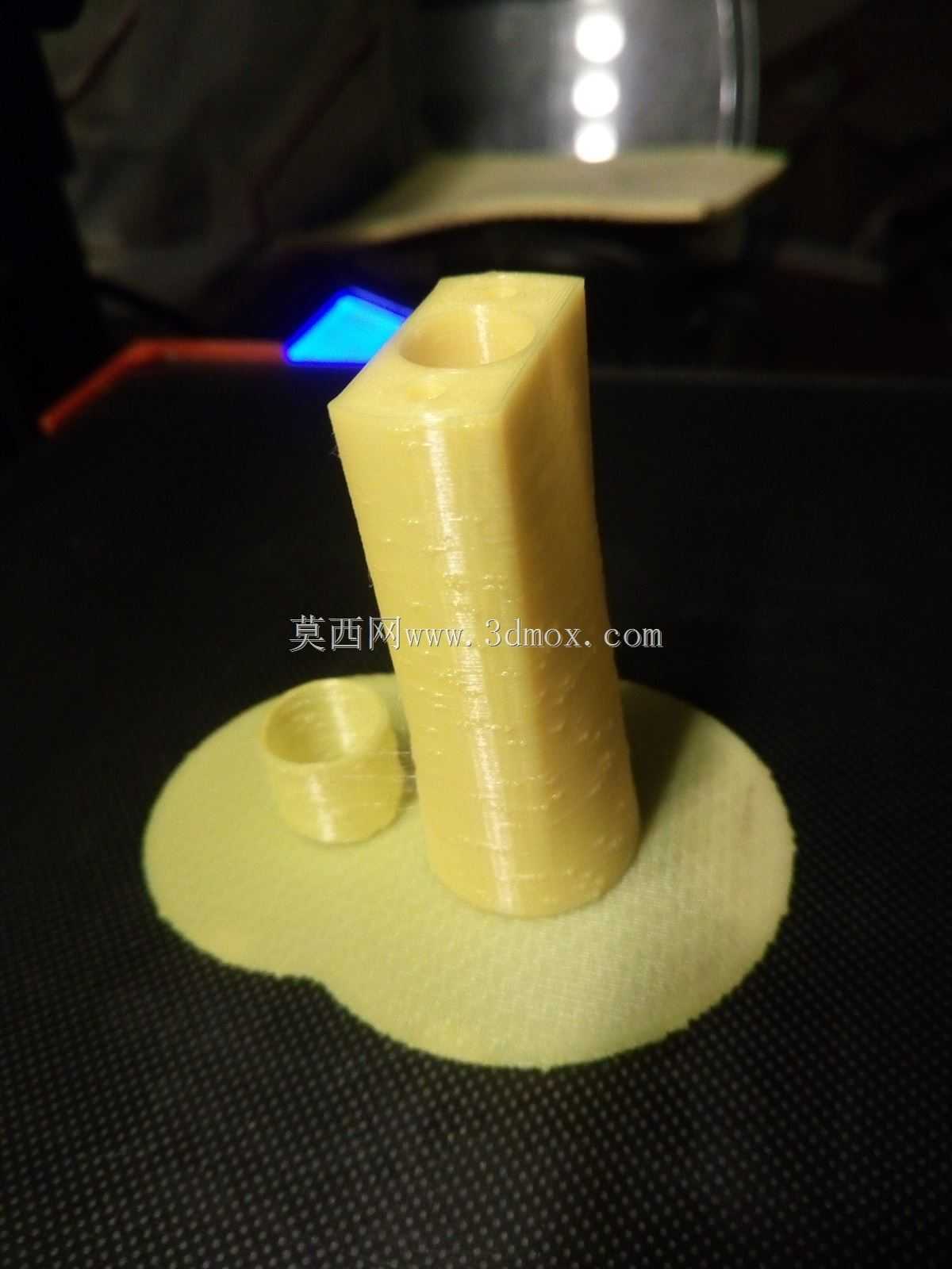 用于Ender 3 Z轴修改的0齿隙Z形螺母延长件