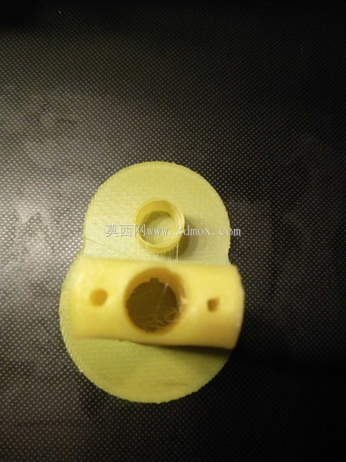 用于Ender 3 Z轴修改的0齿隙Z形螺母延长件