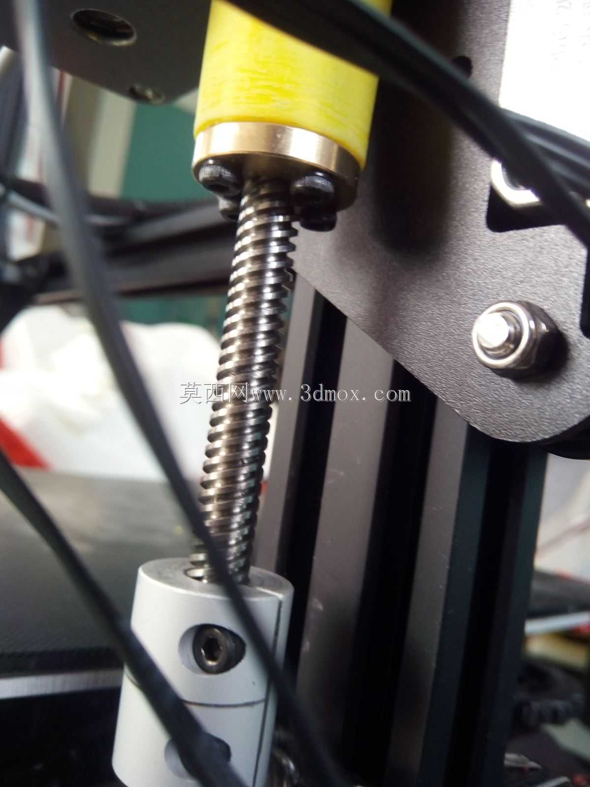 用于Ender 3 Z轴修改的0齿隙Z形螺母延长件