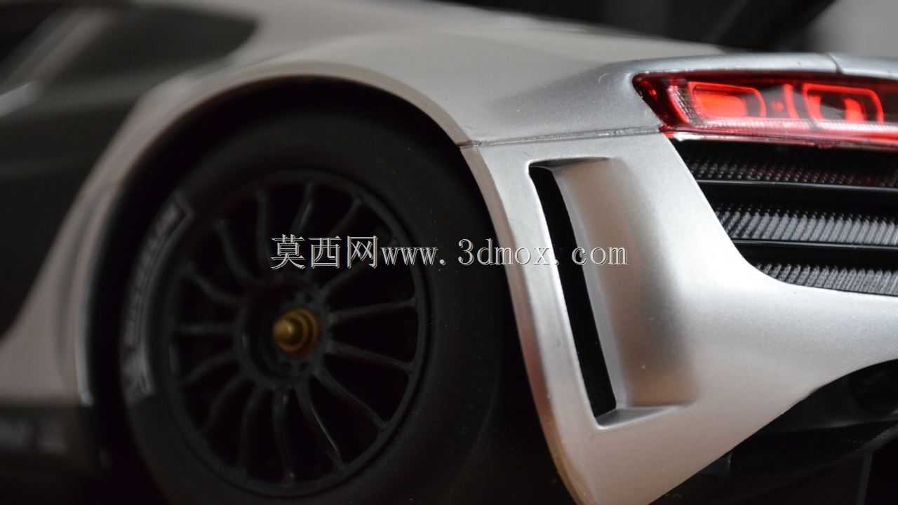 �µ�R8 LMS